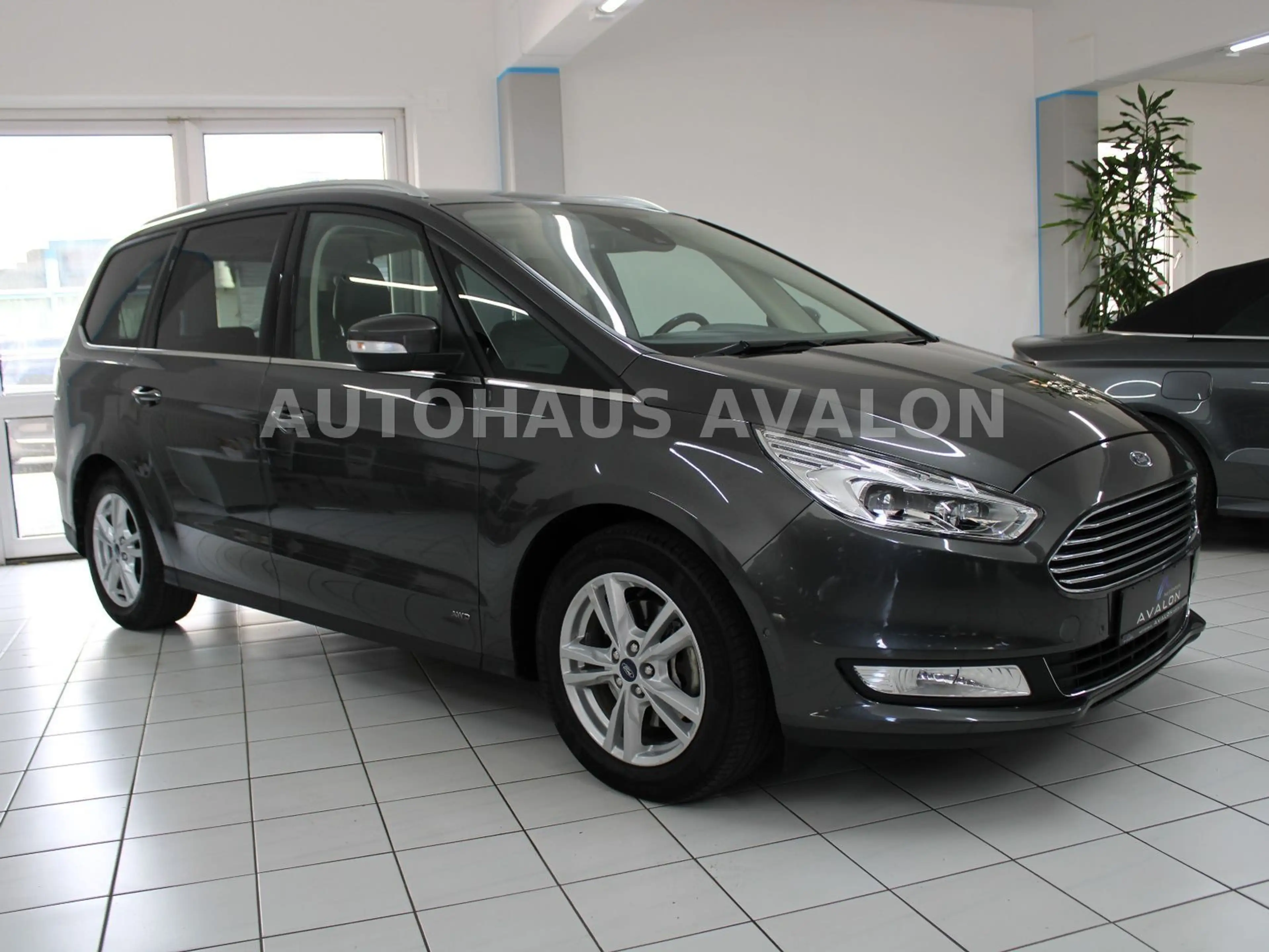 Ford Galaxy 2.0 AWD TITANIUM*7-SITZER~LEDER~PANO~AHK — photo 2