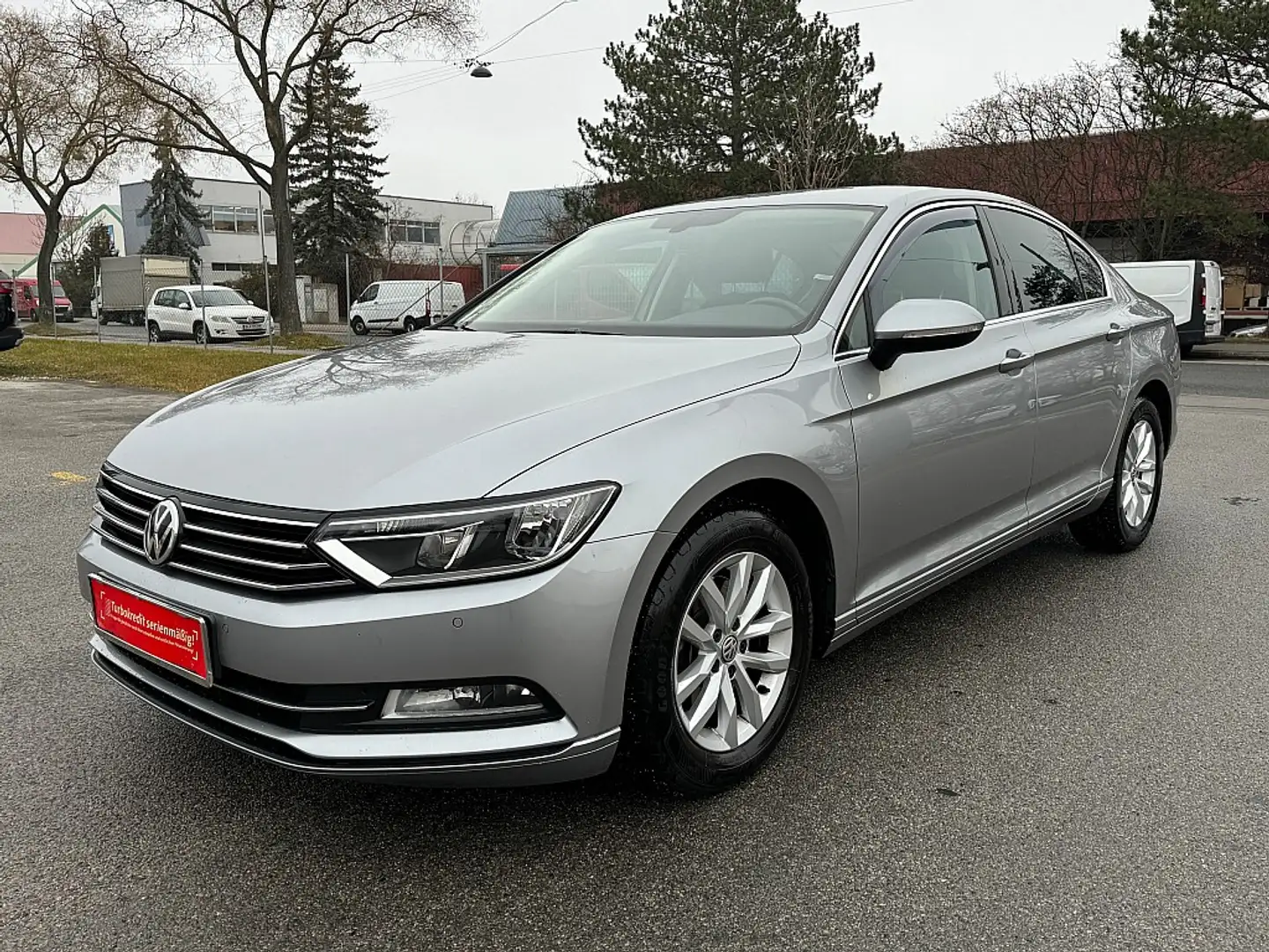 Volkswagen Passat Comfortline 1,6 SCR TDI DSG | 1BESITZ | AHK | S... Silber - 1
