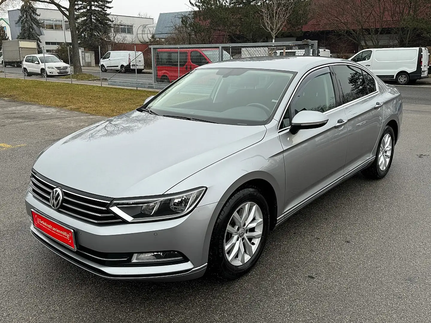 Volkswagen Passat Comfortline 1,6 SCR TDI DSG | 1BESITZ | AHK | S... Silber - 2