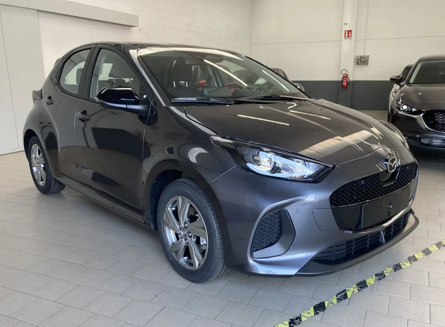 Mazda 2 1.5 VVT e-CVT Full Hybrid Elec. Exclusive-Line Ne Grigio - 1