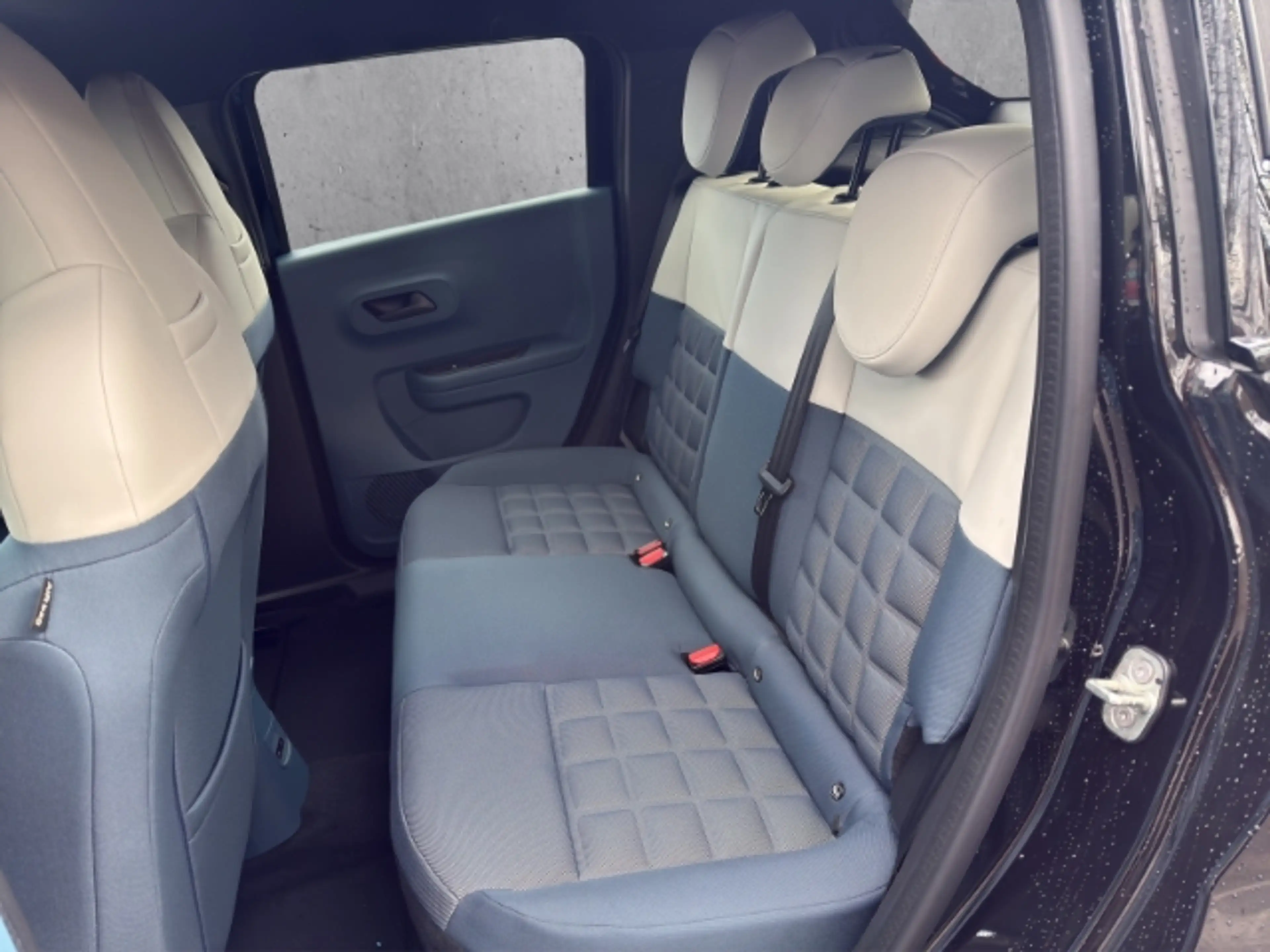 Fiat Grande Panda Elektro La Prima/E-Förderung möglich/Winterpaket — photo 7