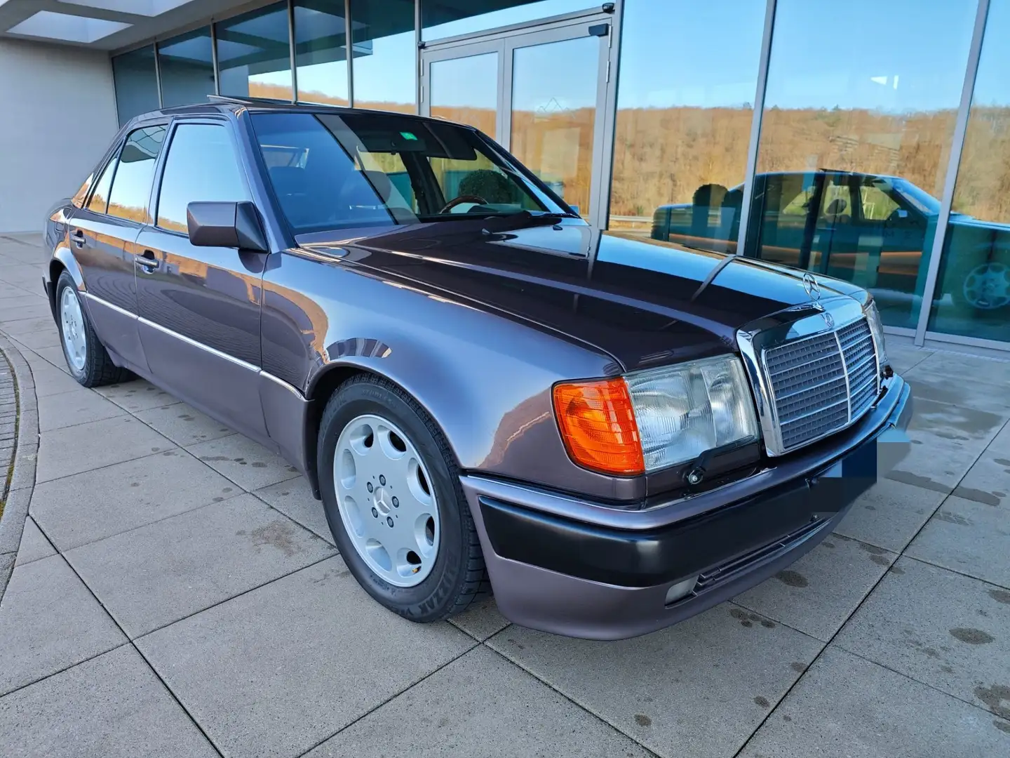 Mercedes-Benz E 500 1A Deutsches Auto Bronze - 2