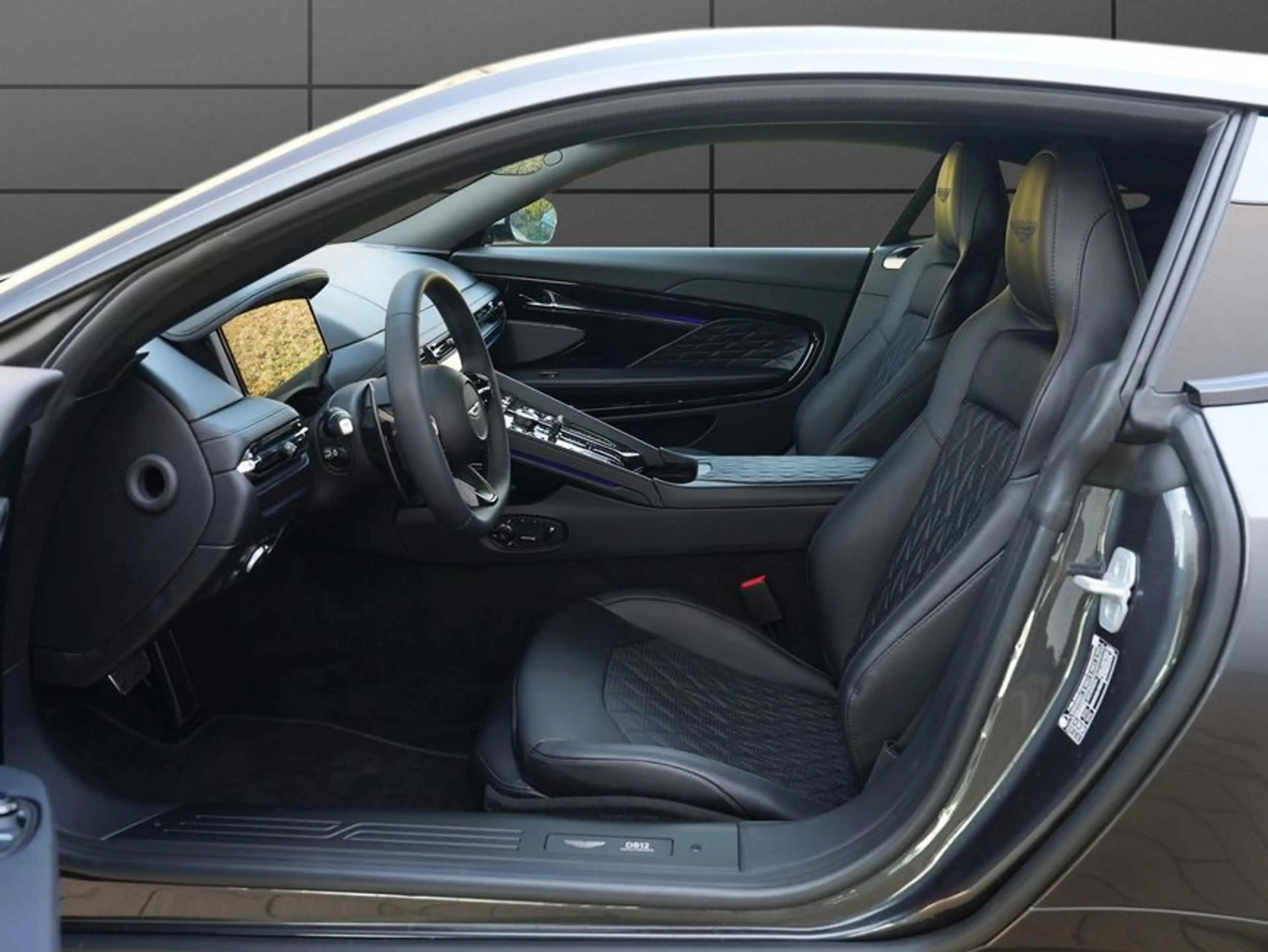 Aston Martin DB12 Coupe — photo 13