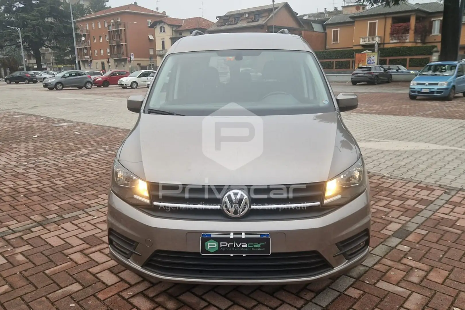 Volkswagen Caddy Caddy 2.0 TDI 102 CV DSG Comfortline Argento - 2