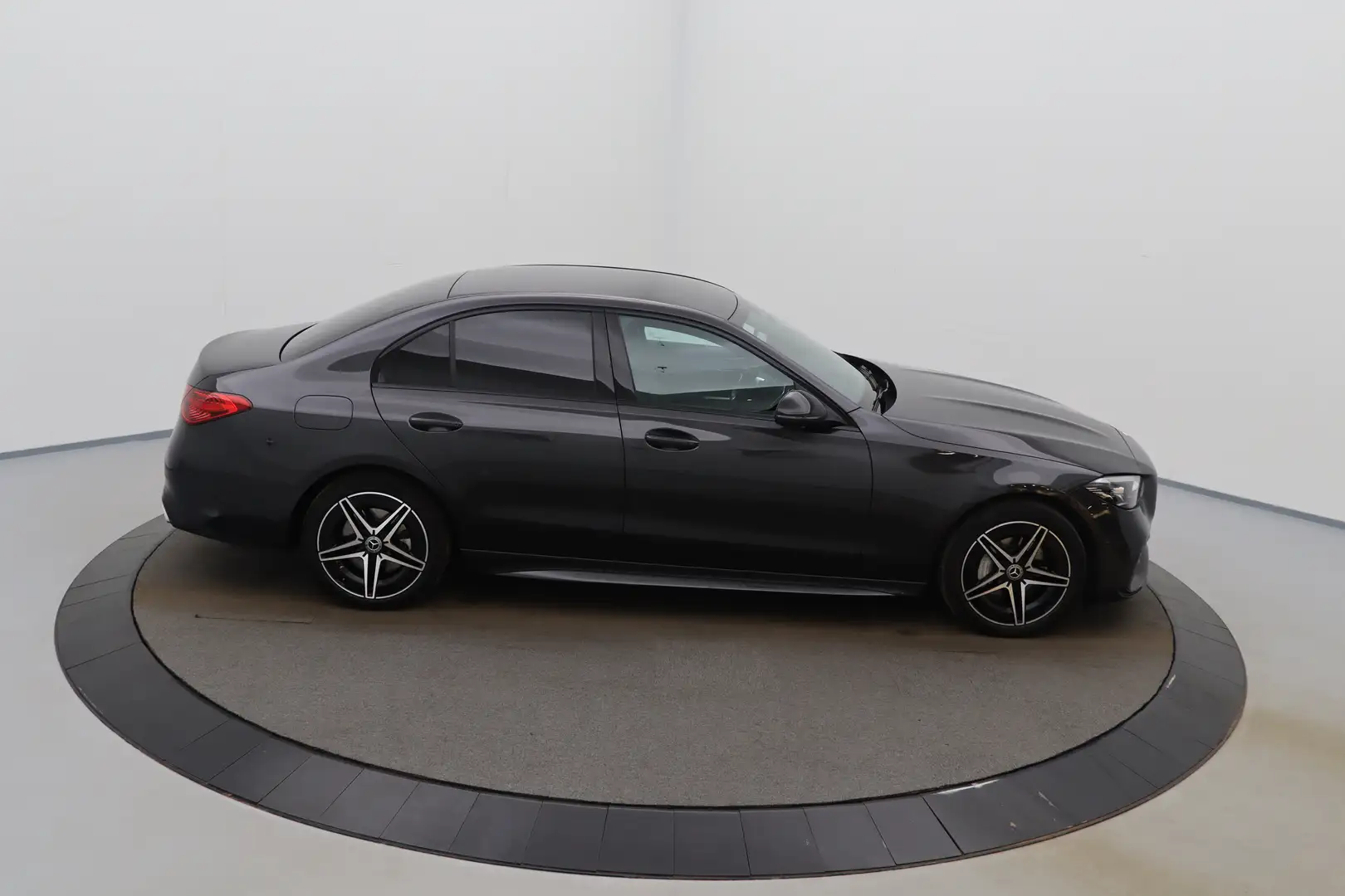 Mercedes-Benz C 300 300e PHEV AMG Line Night LEDER/CUIR LED GPS PDC CA Grau - 2