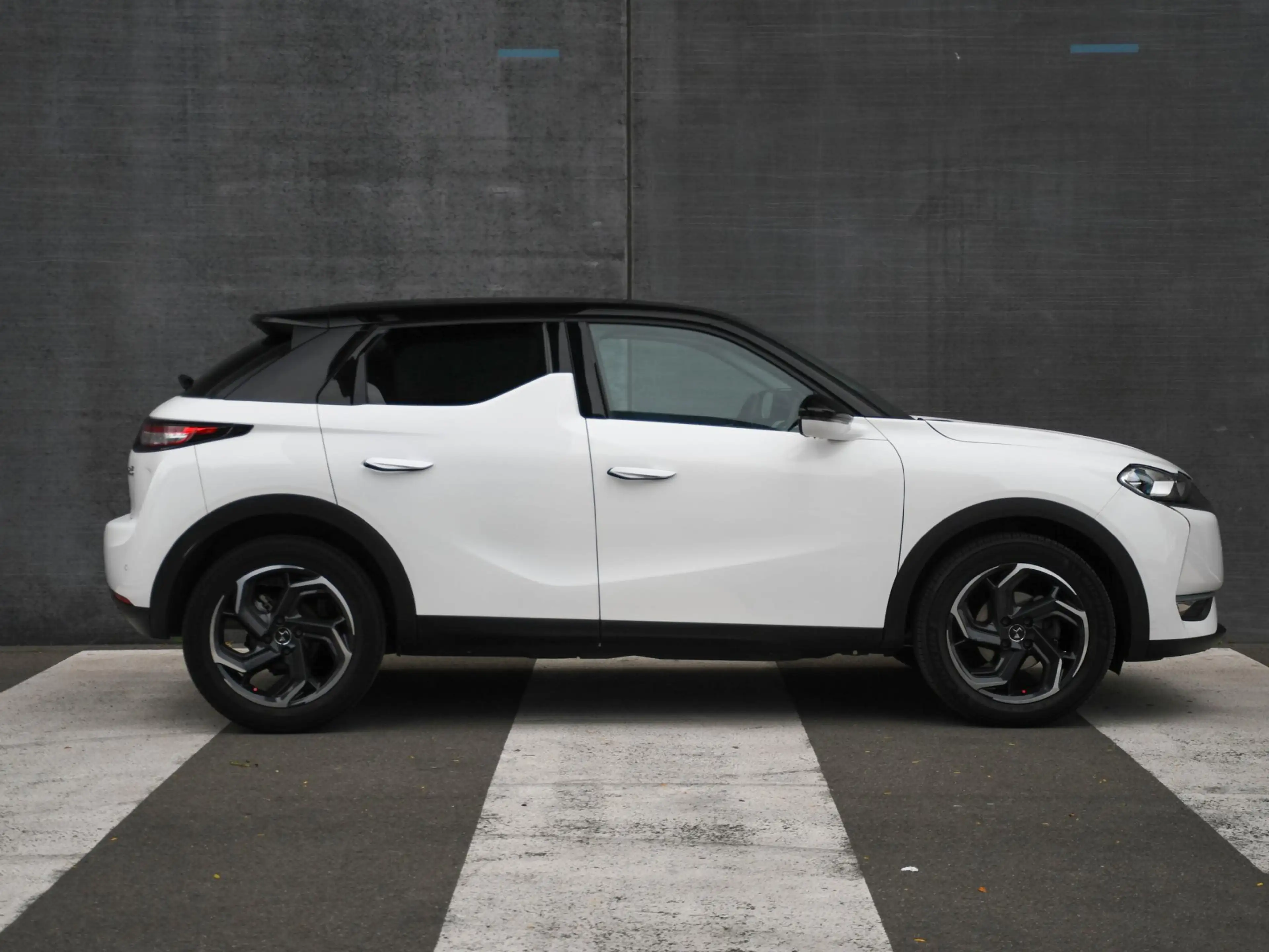 DS Automobiles DS 3 Crossback So Chic 1.2 PureTech 100pk FOCAL | CRUISE | DAB | — photo 4