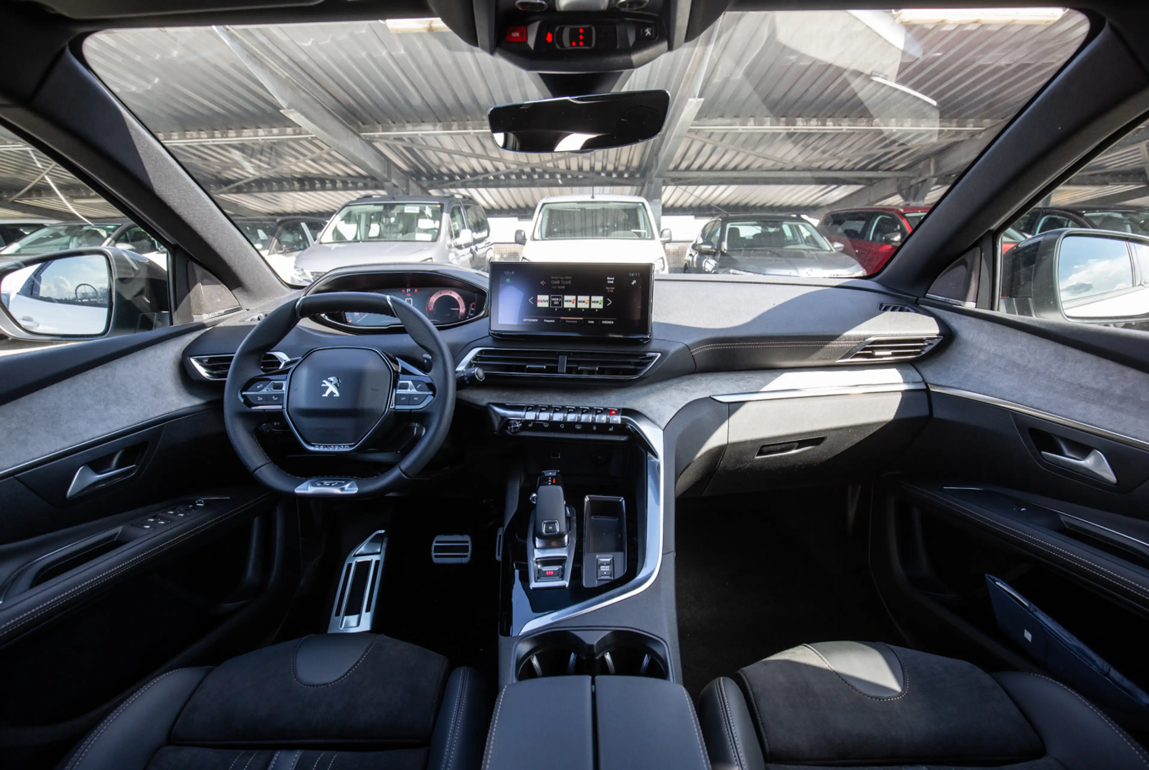 Peugeot 3008 GT 1.5 BlueHDi 130 EAT8 *PANO*EASY-PAKET*SHZ*MIRROR SCREEN* — photo 6