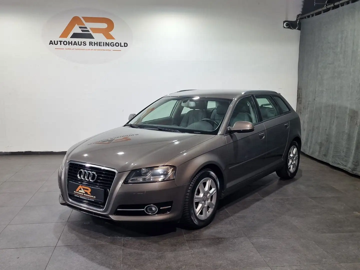 Audi A3 Sportback 2.0 TDI Ambiente Gris - 1