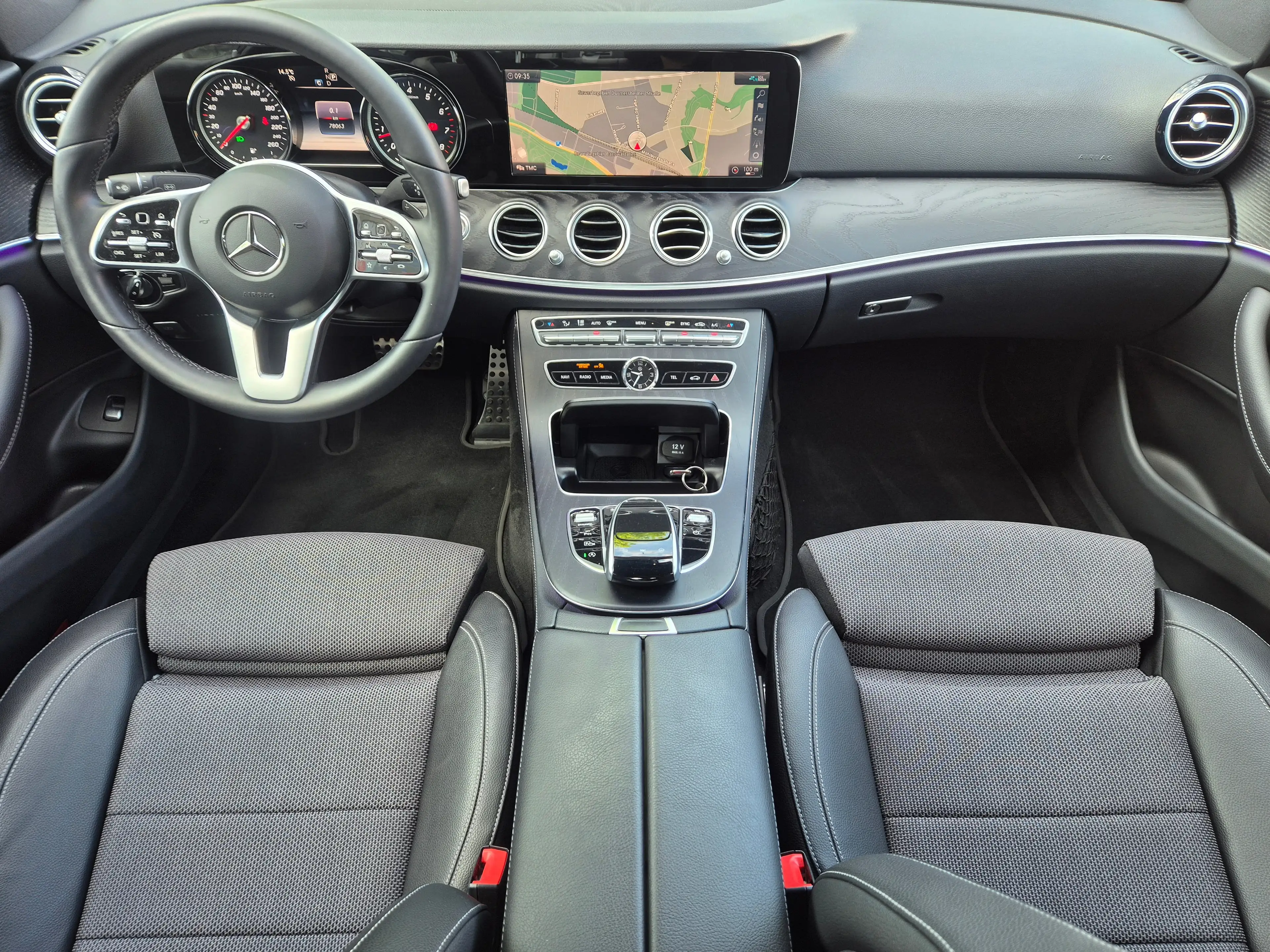 Mercedes-Benz E 450 4Matic*19"AMG*LED*Navi*Avantgarde*Ambiente*Artico* — photo 11