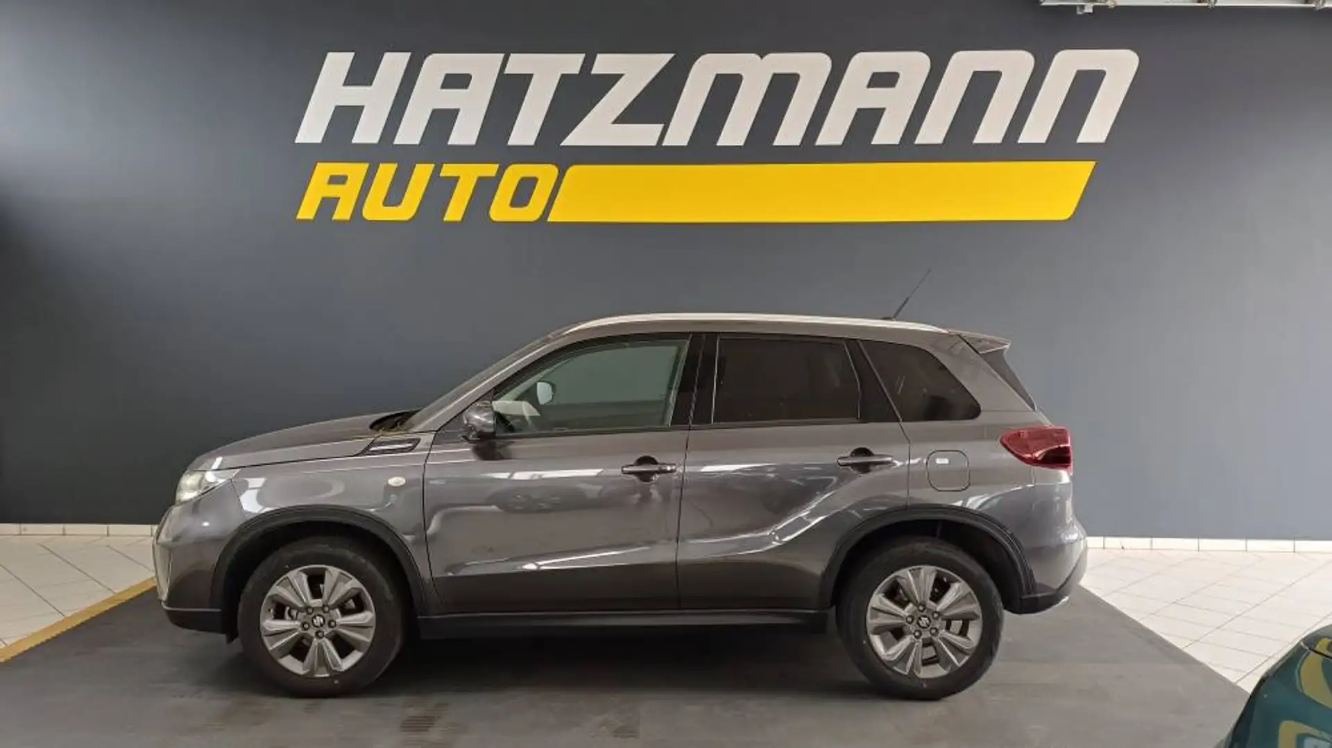 Suzuki Vitara VITARA Shine Allrad 1,4 110PS 6G Automatik Grau - 1