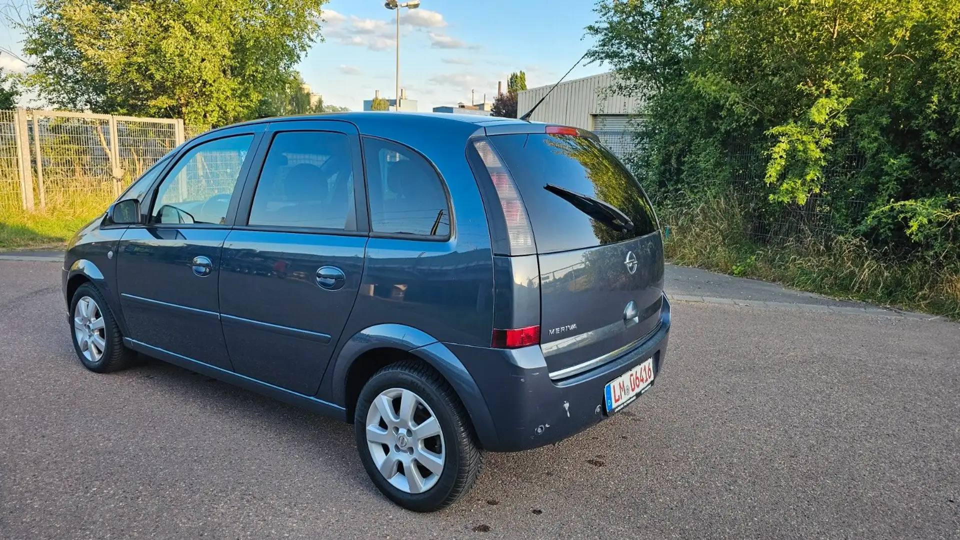 Opel Meriva INNOVATION Blau - 2