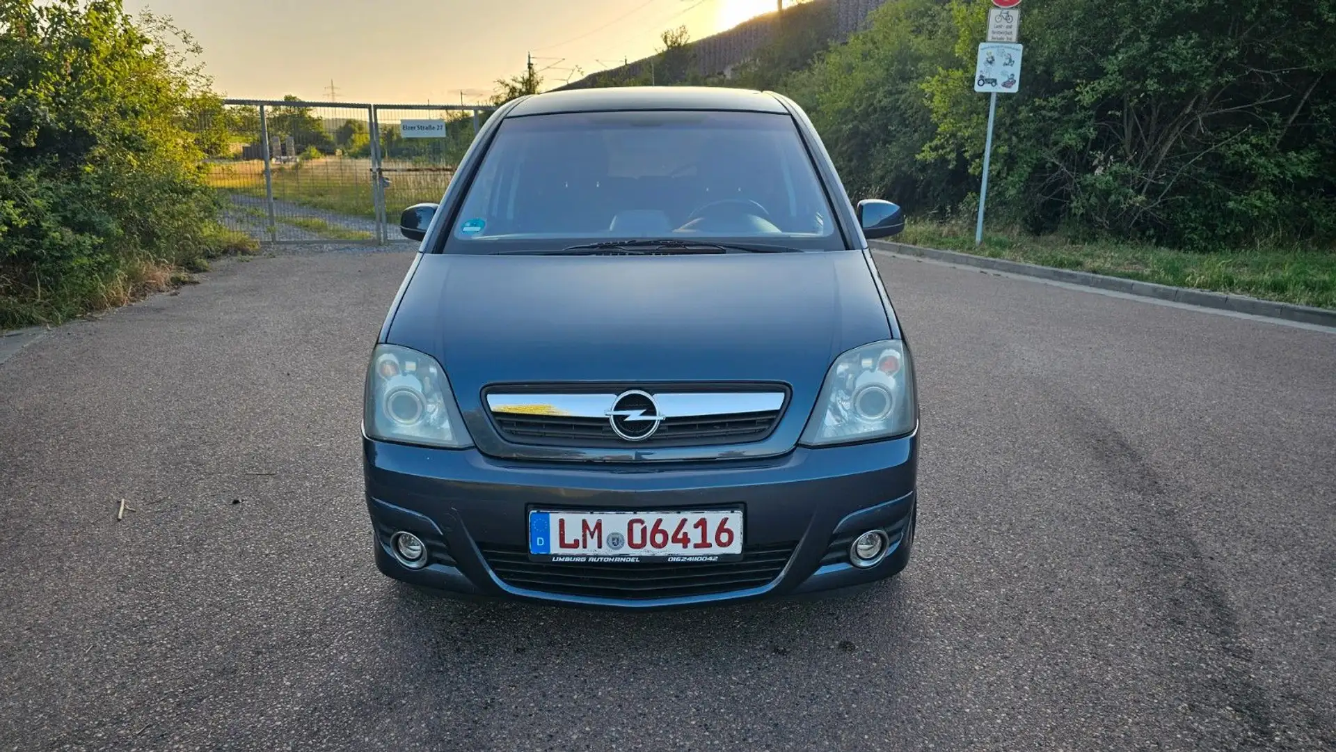 Opel Meriva INNOVATION Blau - 1