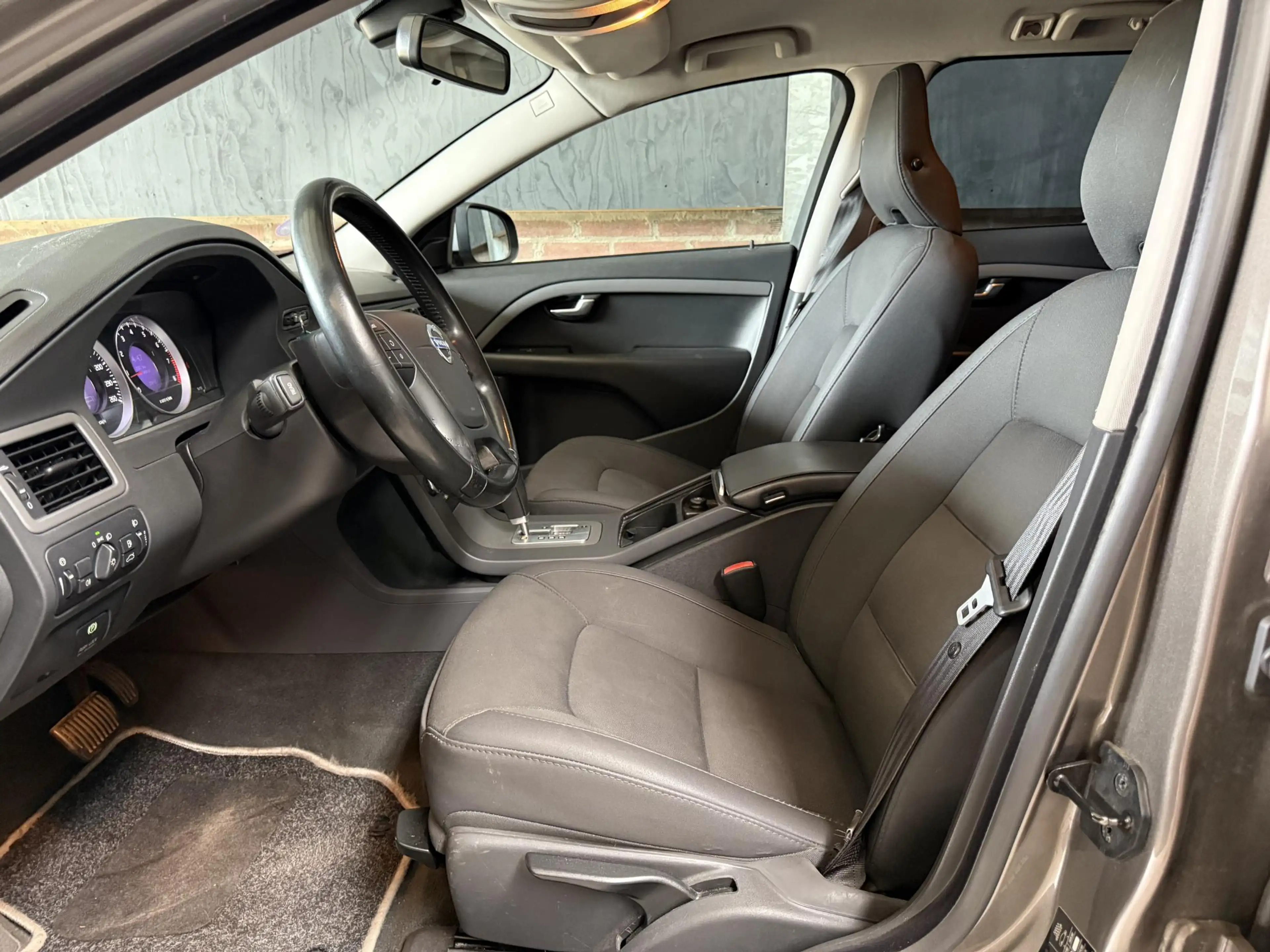 Volvo V70 1.6 T4 Momentum | Trekhaak | Stoelverwarming | Ond — photo 4