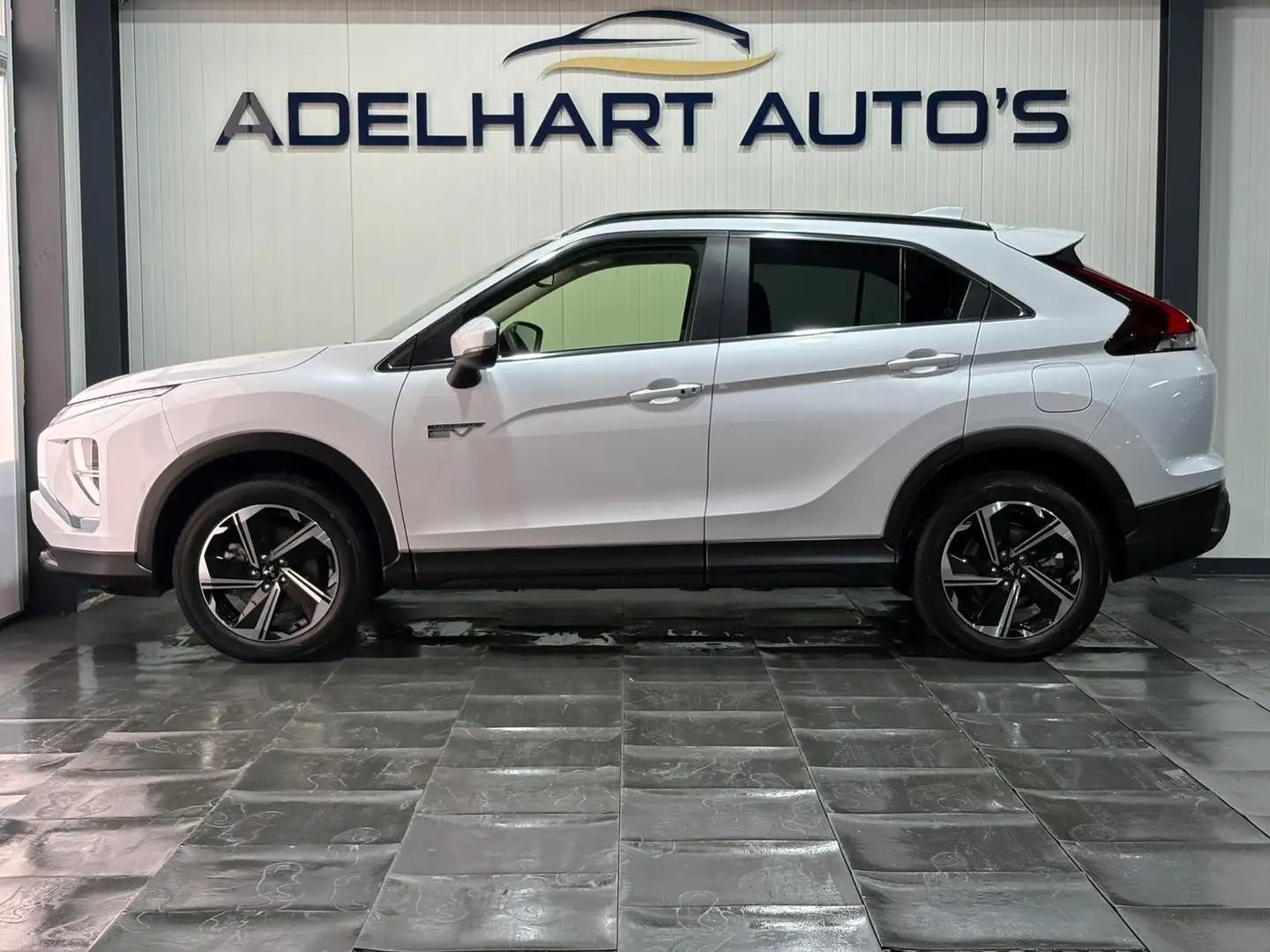 Mitsubishi Eclipse Cross 2.4 PHEV Business Executive Automaat / Navigatie f Weiß - 2