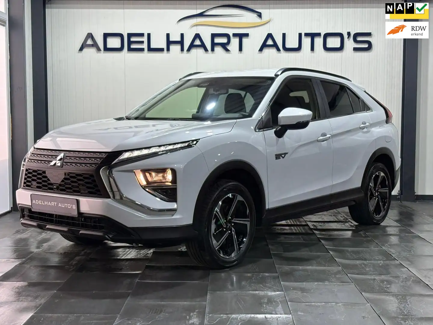 Mitsubishi Eclipse Cross 2.4 PHEV Business Executive Automaat / Navigatie f Weiß - 1