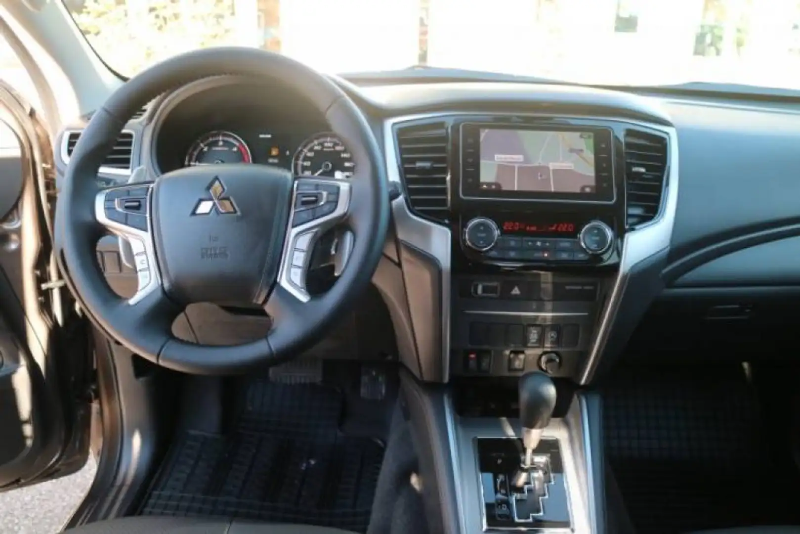 Mitsubishi L200 2.3 D 150CV 4x4 Super Select Aut. Diamond Marrone - 1