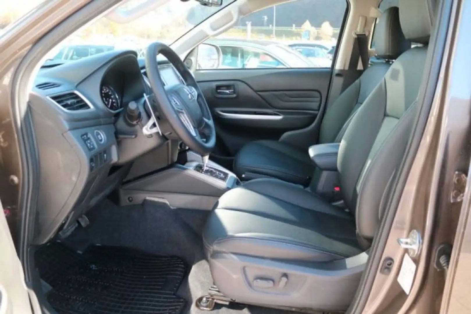 Mitsubishi L200 2.3 D 150CV 4x4 Super Select Aut. Diamond Marrone - 2