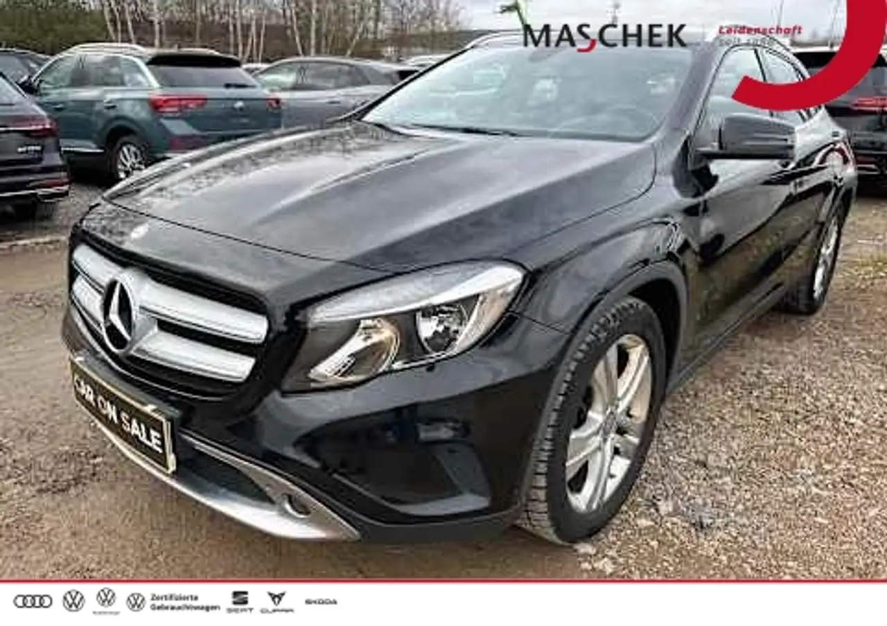 Mercedes-Benz GLA 220