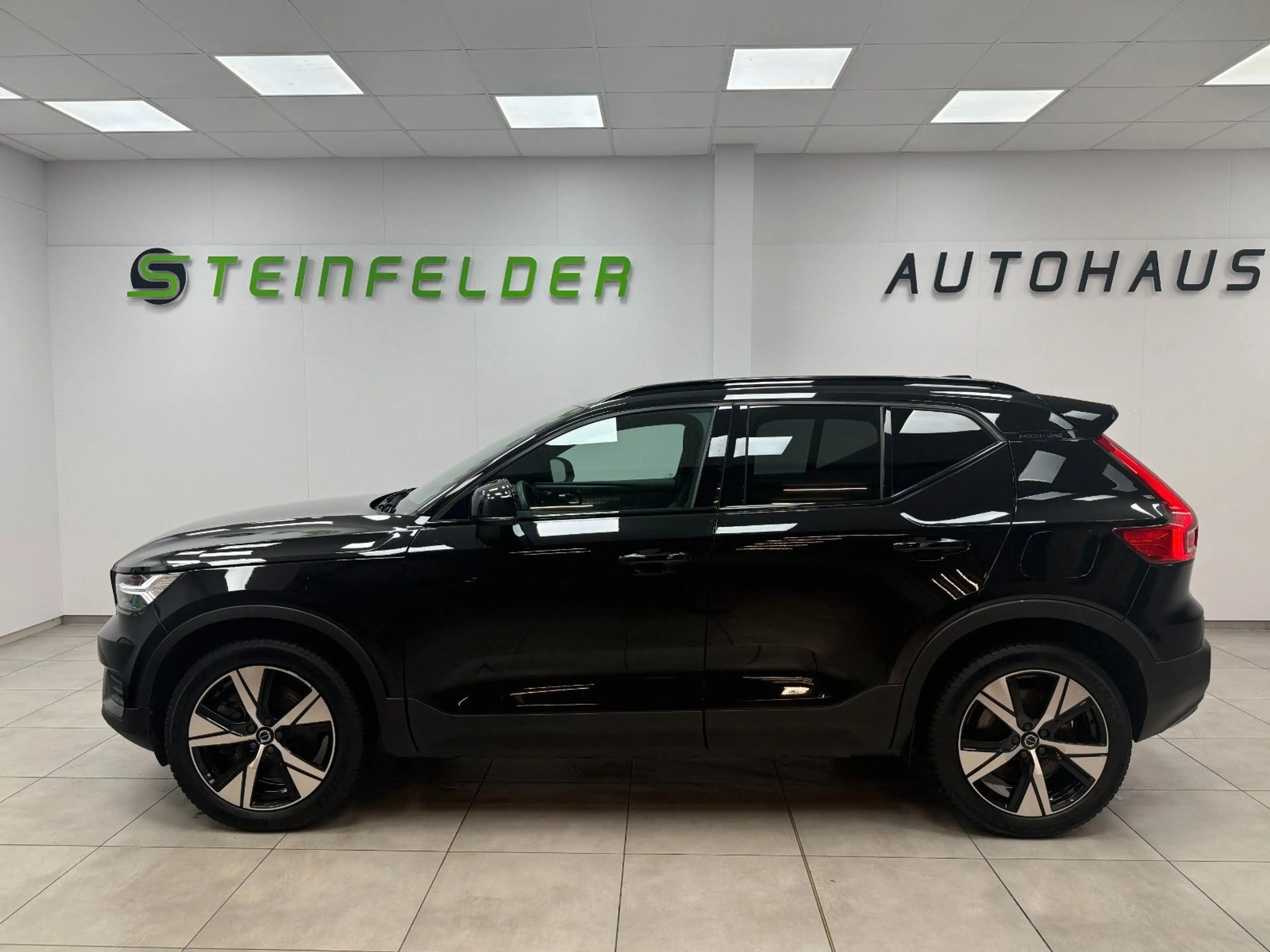 Volvo XC40 Plus Recharge 2WD — photo 8