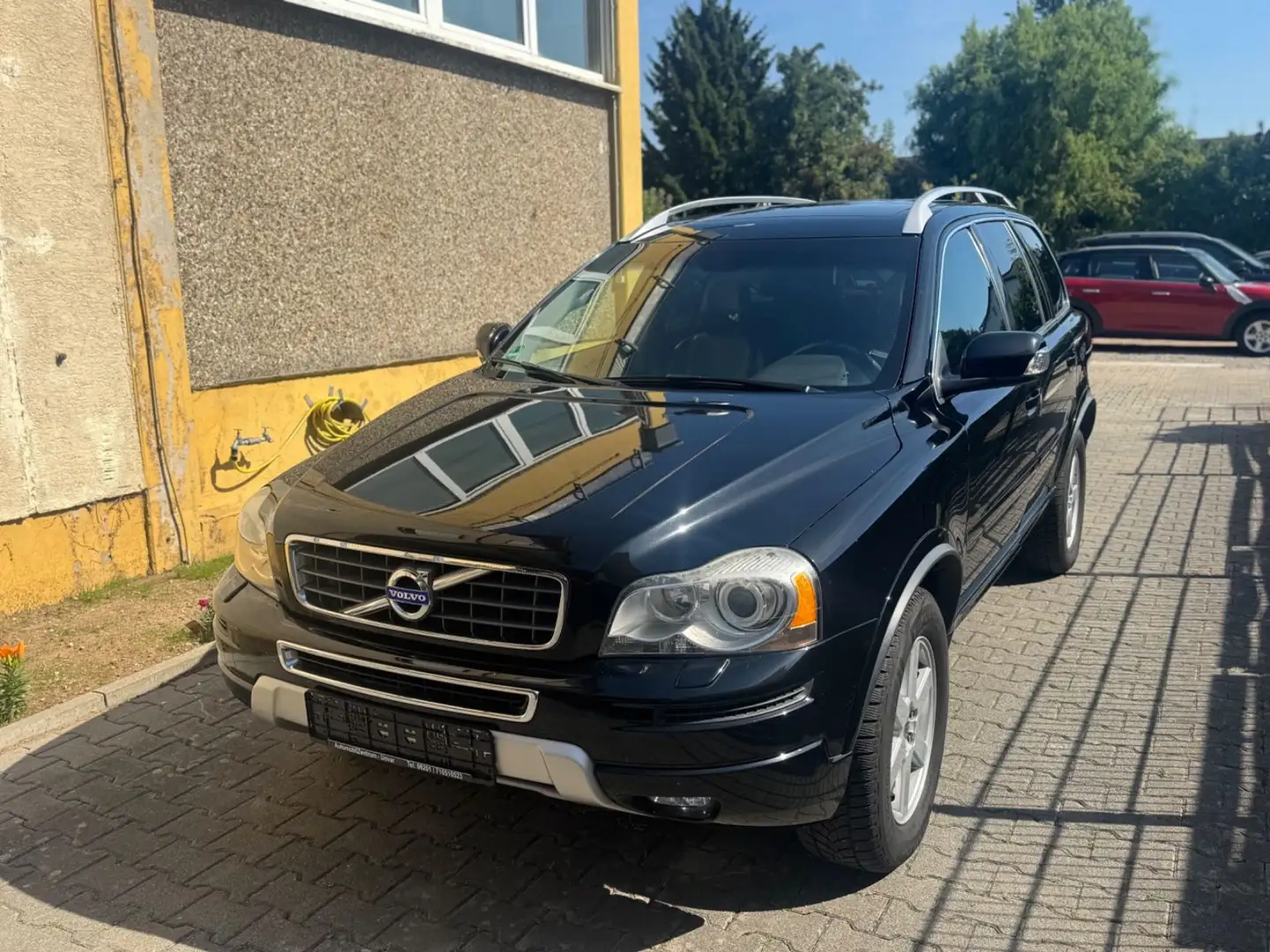 Volvo XC90 XC90 D5 Momentum Geart. |LEDER|NAVI|7-SITZ Noir - 1