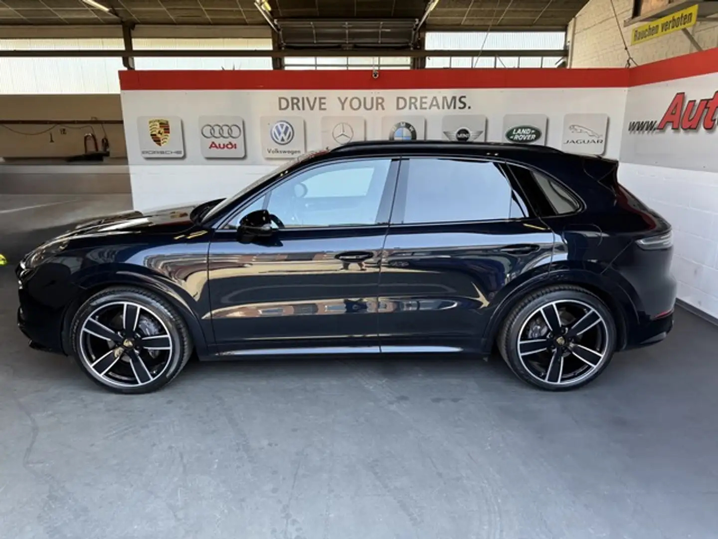 Porsche Cayenne E-Hybrid *Sport Design*Approved 03/2029* Blau - 2