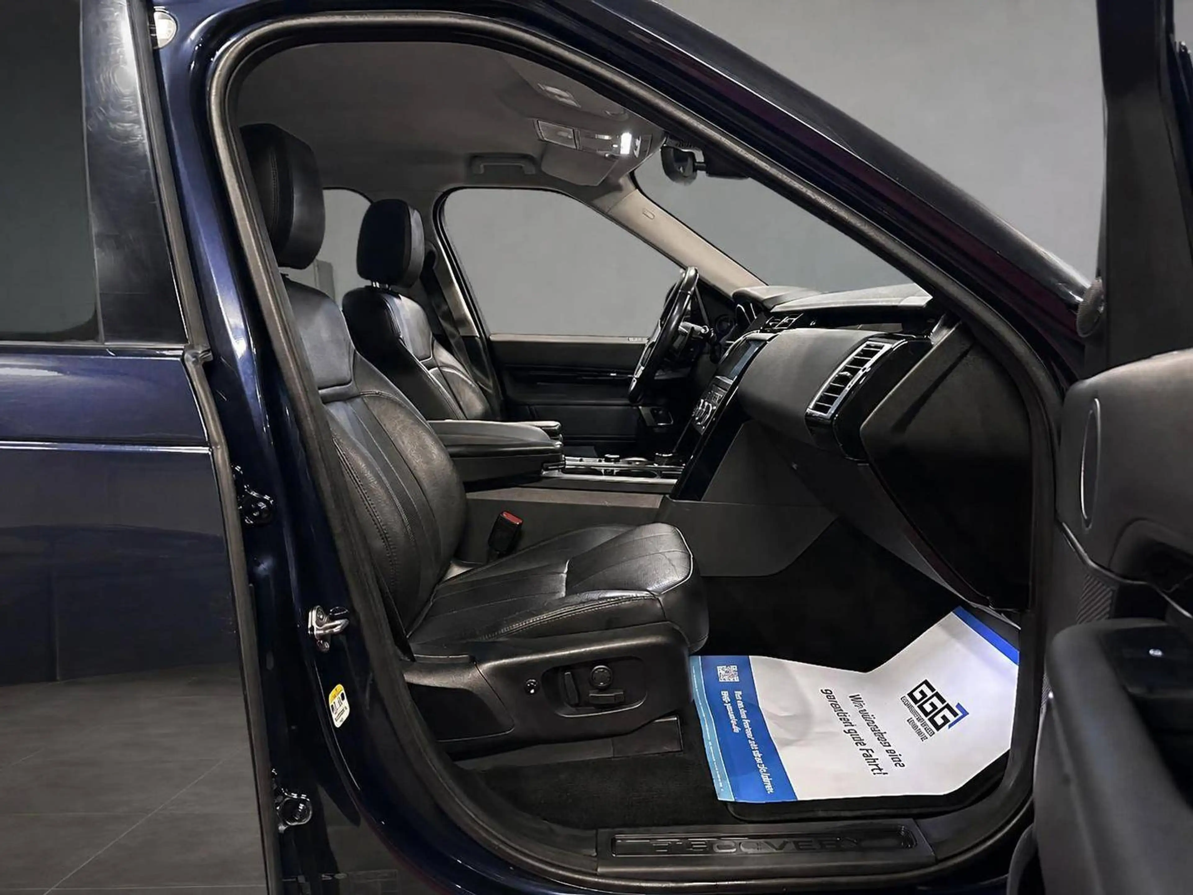 Land Rover Discovery SE SDV6 - 7Sitzer — photo 13