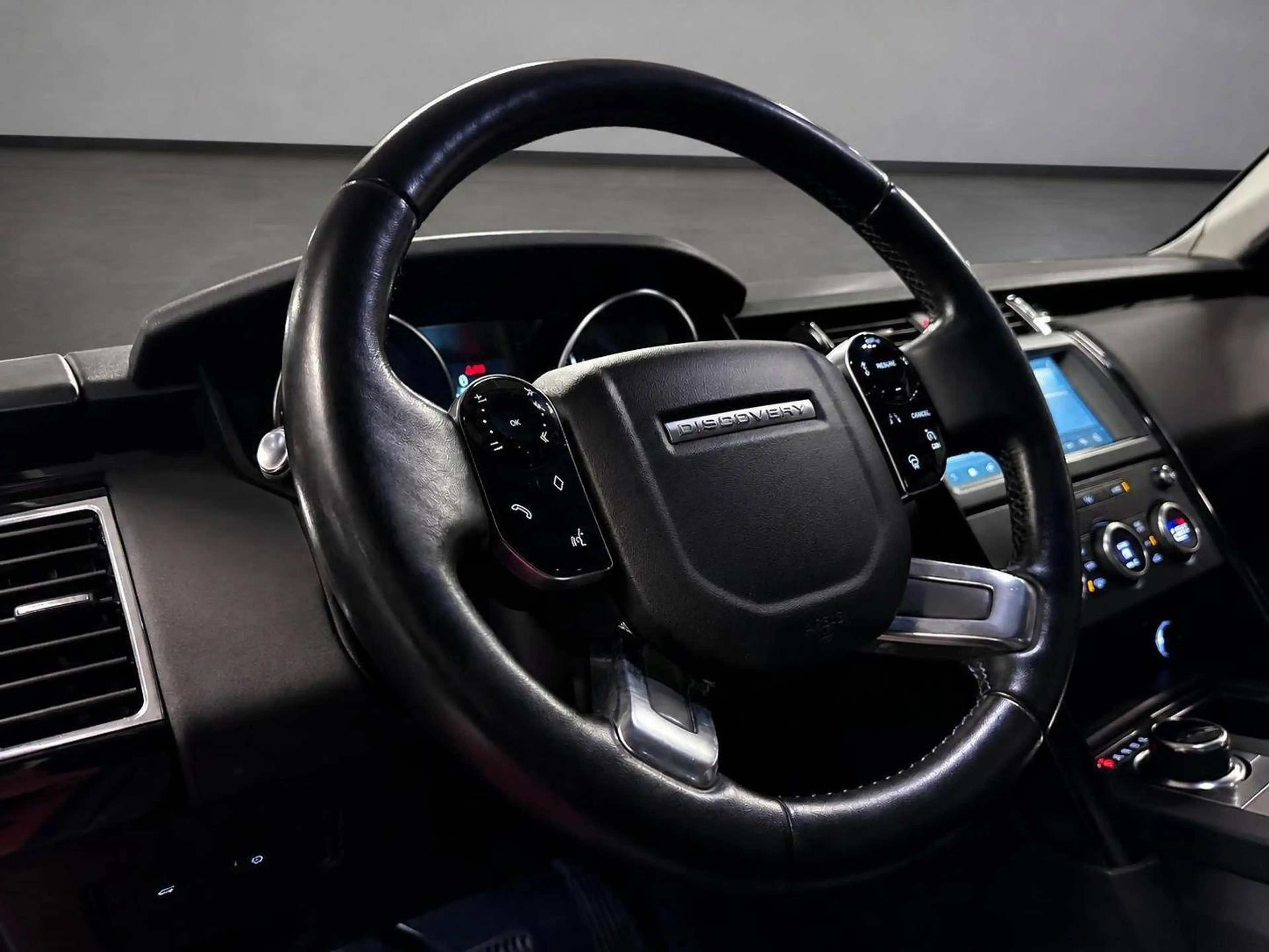 Land Rover Discovery SE SDV6 - 7Sitzer — photo 15