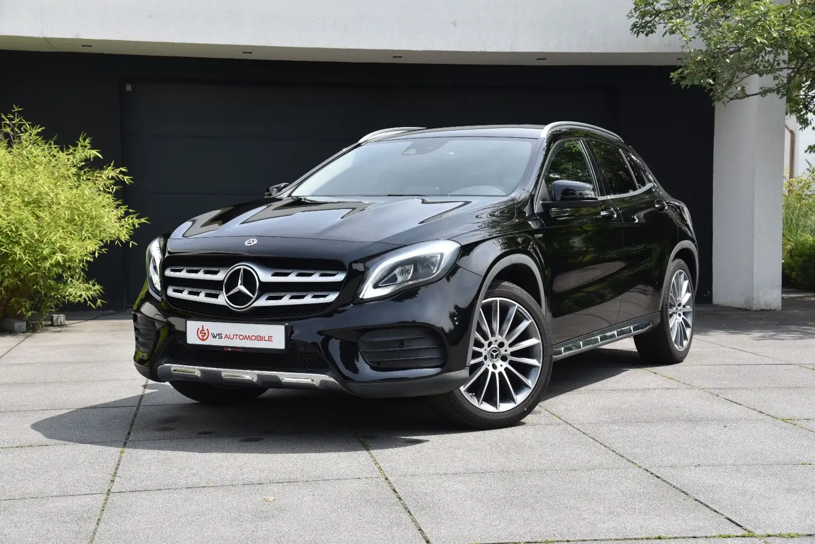 Mercedes-Benz GLA 200 Urban Style Edition **LED/1.HAND** Schwarz - 1