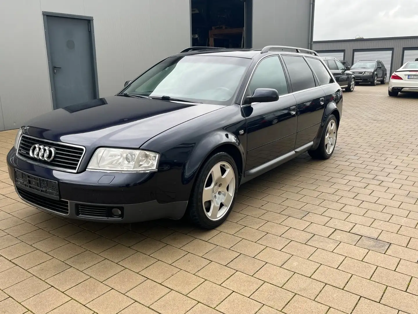 Audi A6 4.2 tiptronic quattro Avant Blau - 1