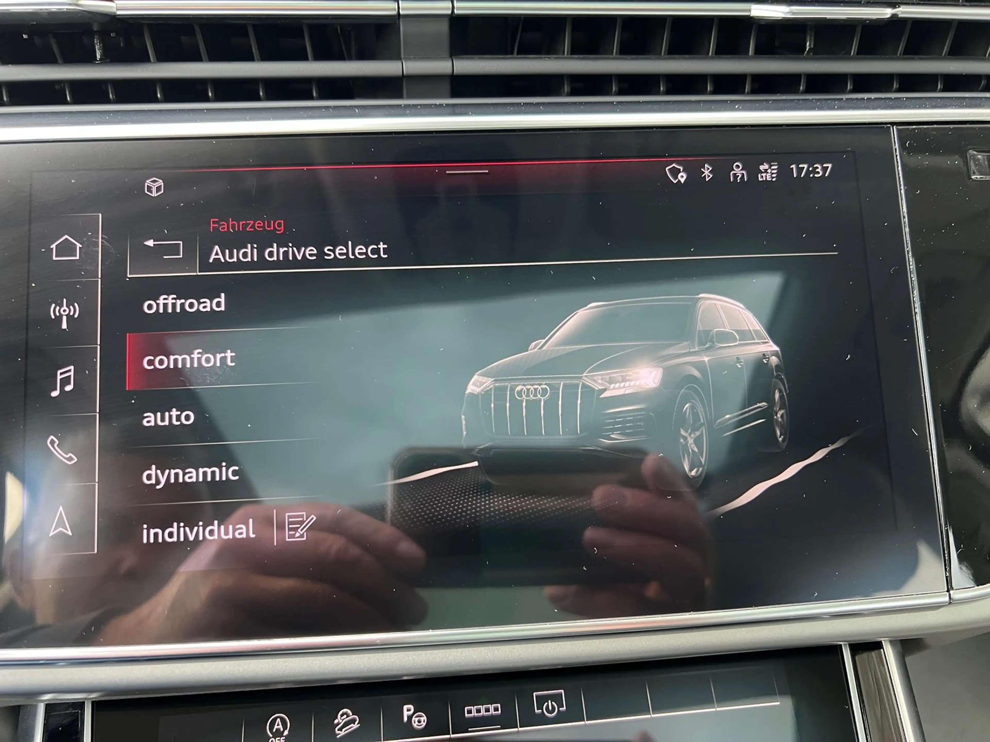 Audi Q7 45 TDI 3.0TDI V6 24V 7-Sitze Pano. ACC 360° — photo 15