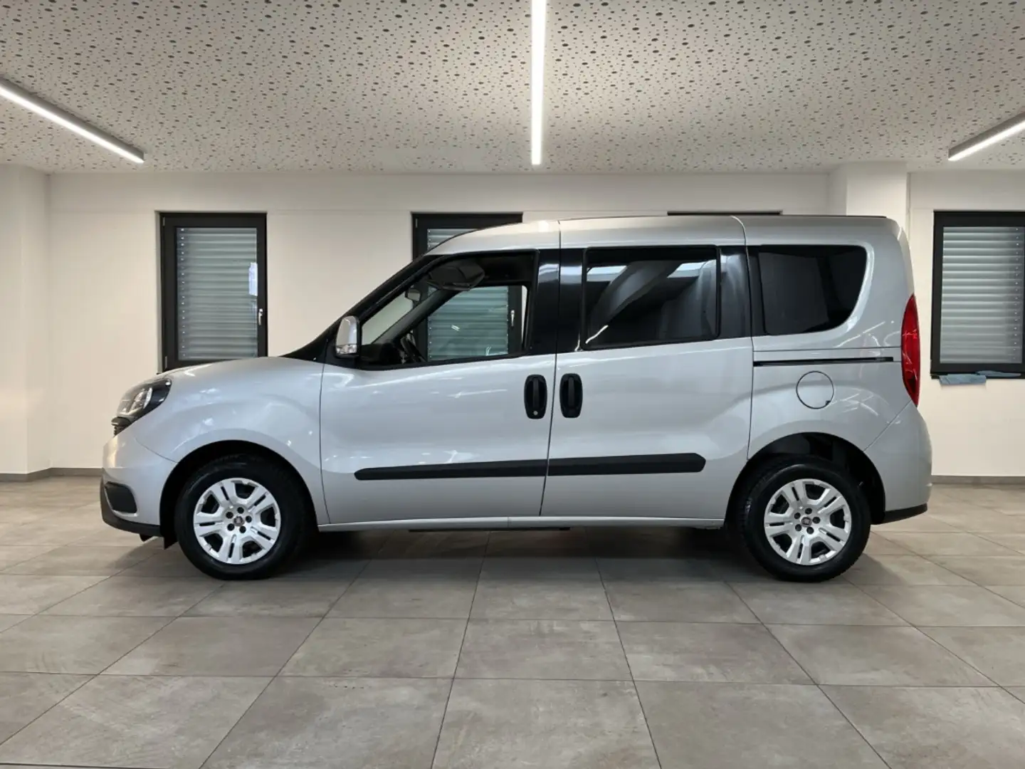 Fiat Doblo 1.6 MJ SX 2x Schiebetür Navi Tempomat Kamera Argent - 2