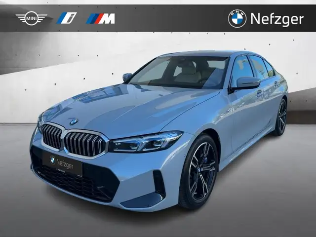 BMW 320 i Limousine M Sport HUD Kamera HiFi Ambiente Park-