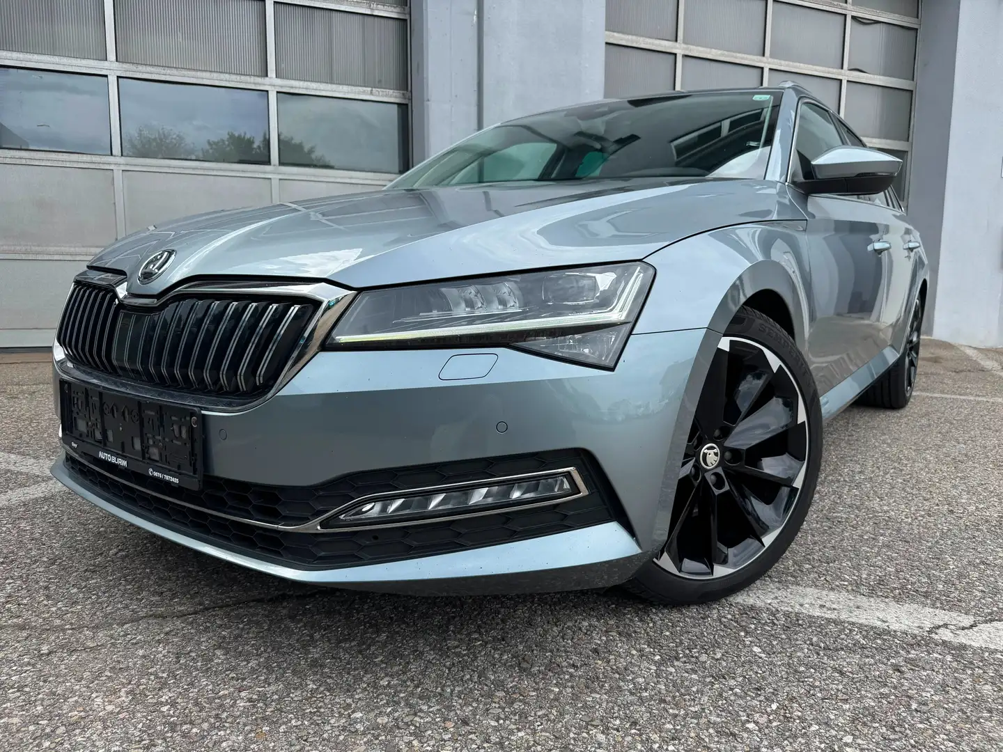Skoda Superb Style 2.0 TDI 150ps Aut/Anhängerk/CarPlay Grau - 1