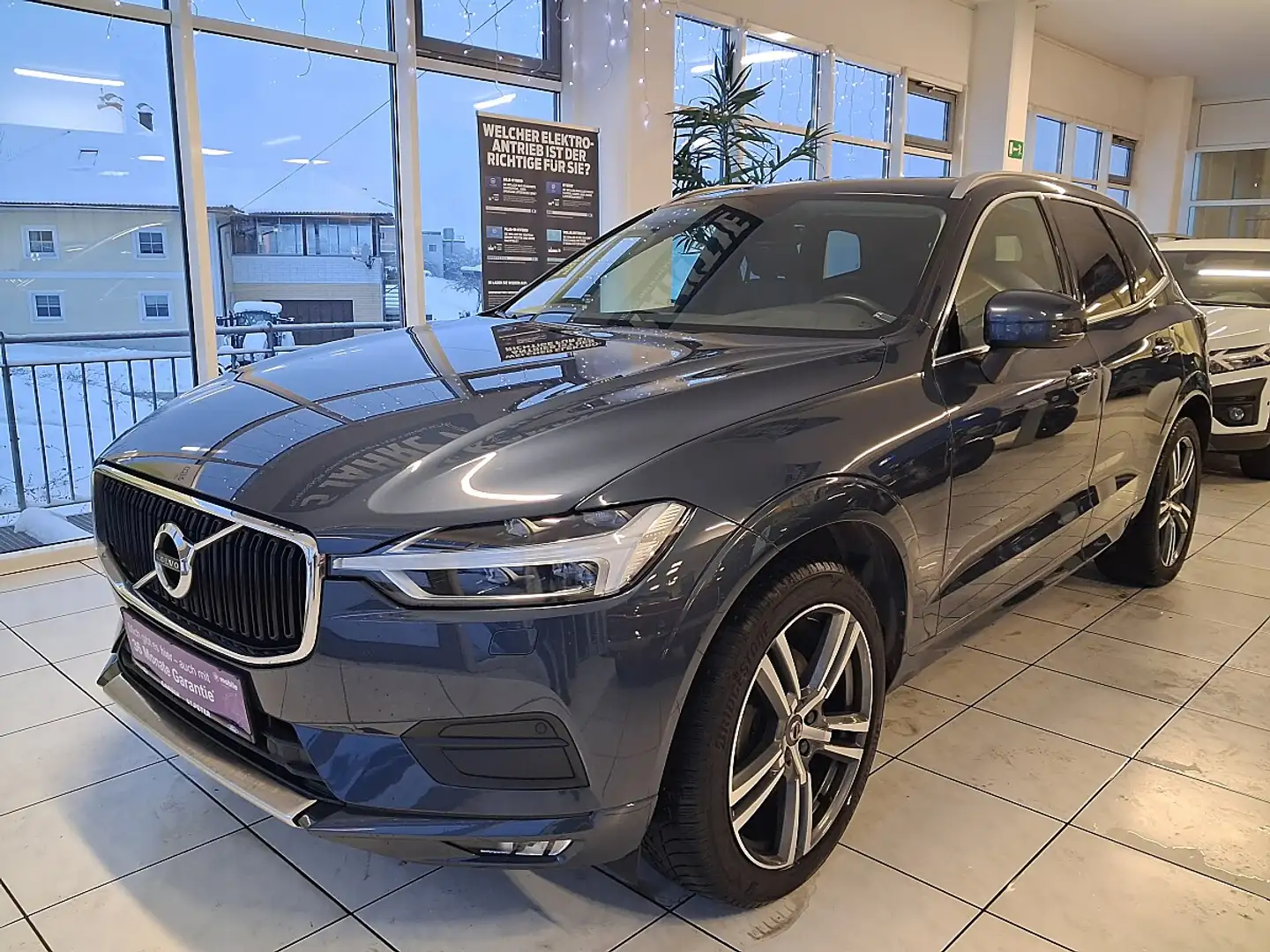 Volvo XC60 D4 Momentum Pro Geartronic *36M. Garantie* Blau - 1