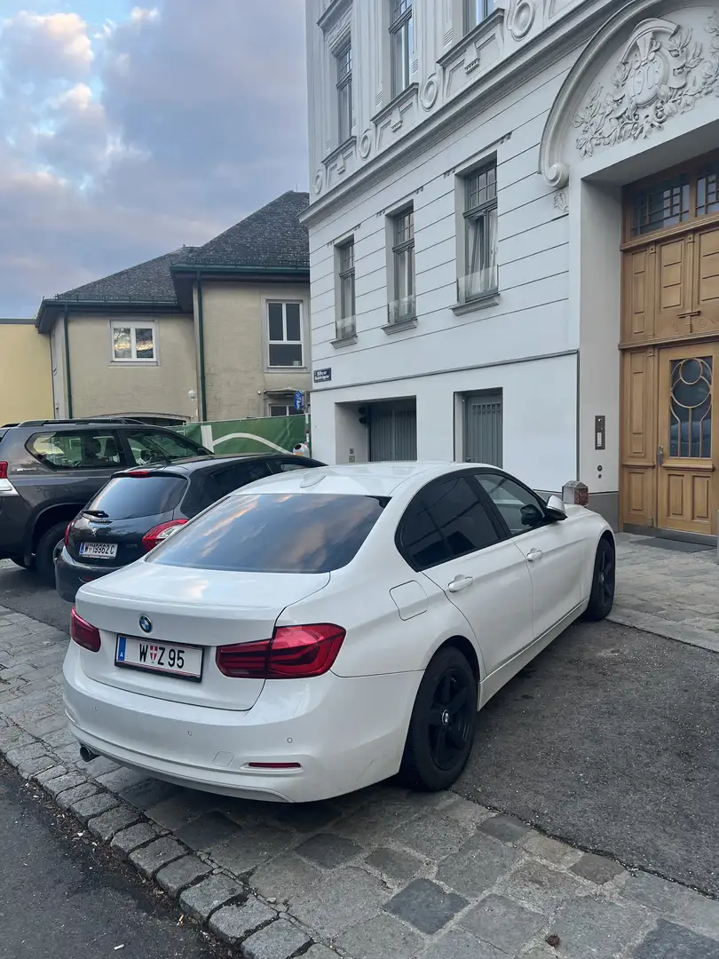 BMW 318 318d Advantage Aut. - 2