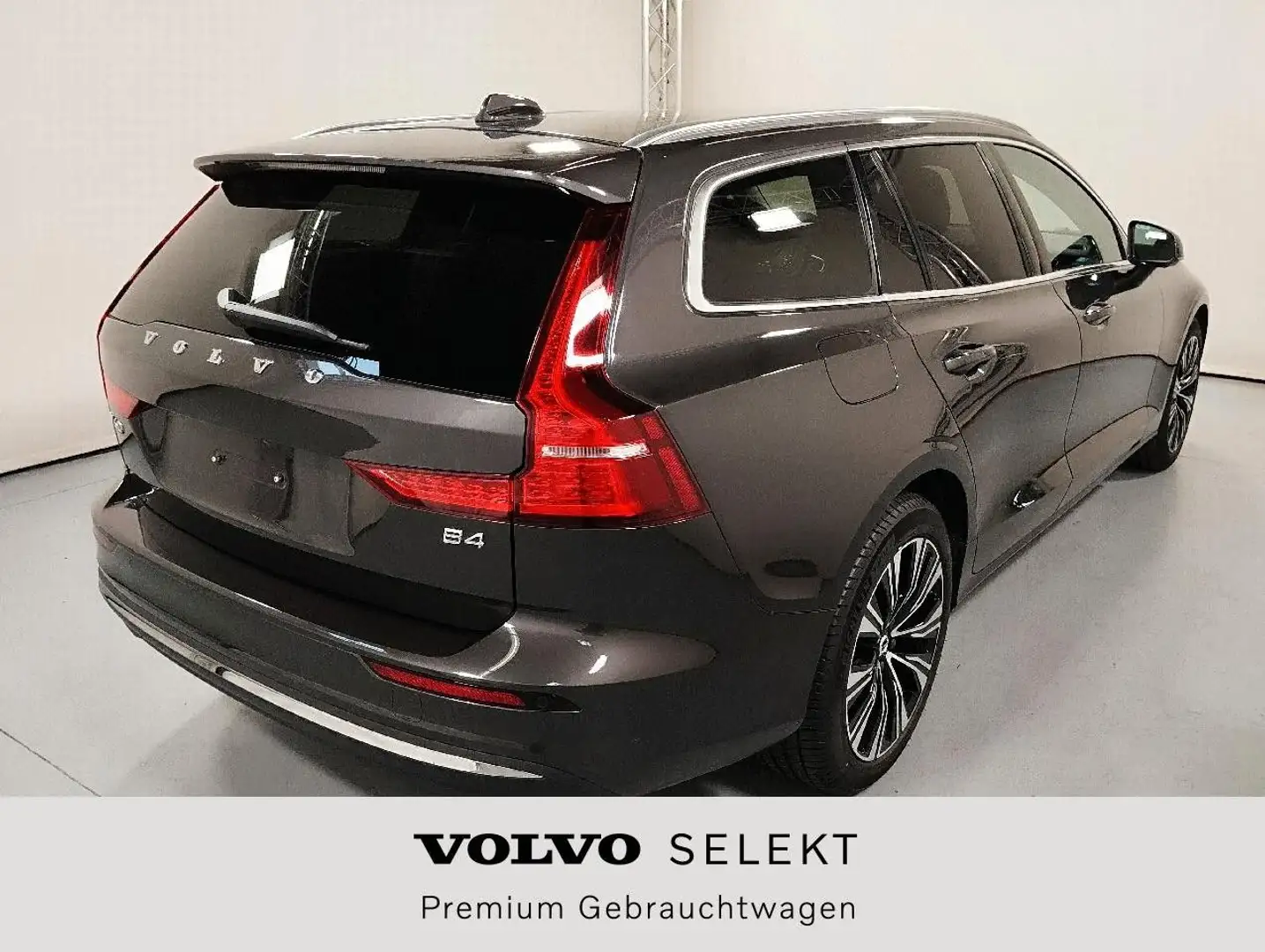 Volvo V60 B4 Mild Hybrid Diesel Plus Bright Autom. Сірий - 2