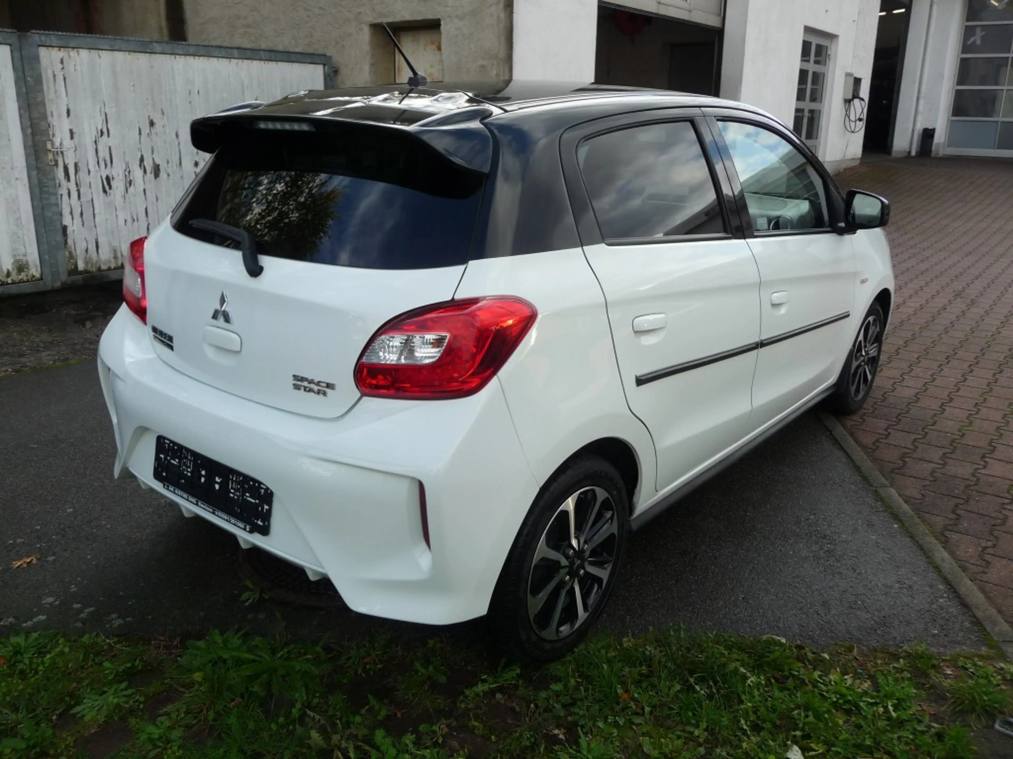 Mitsubishi Space Star Diamant + 1.2 Automatik — photo 4