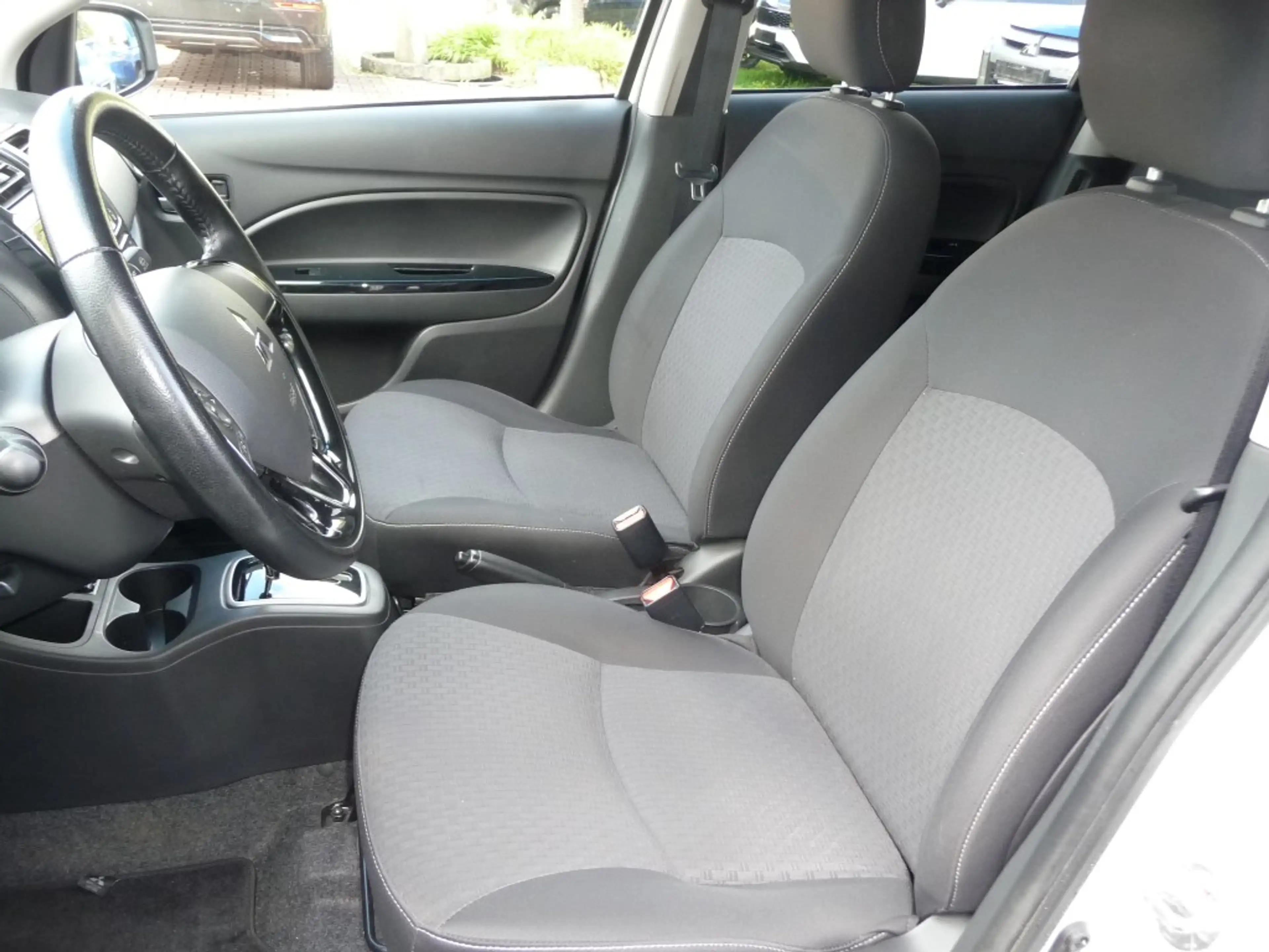 Mitsubishi Space Star Diamant + 1.2 Automatik — photo 7