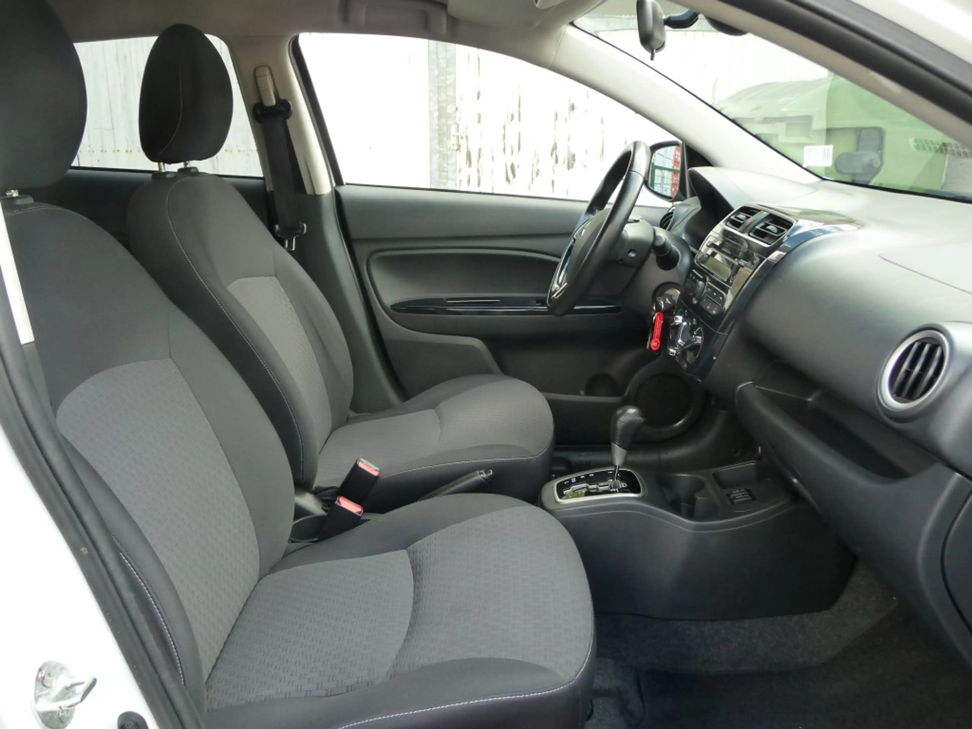 Mitsubishi Space Star Diamant + 1.2 Automatik — photo 10