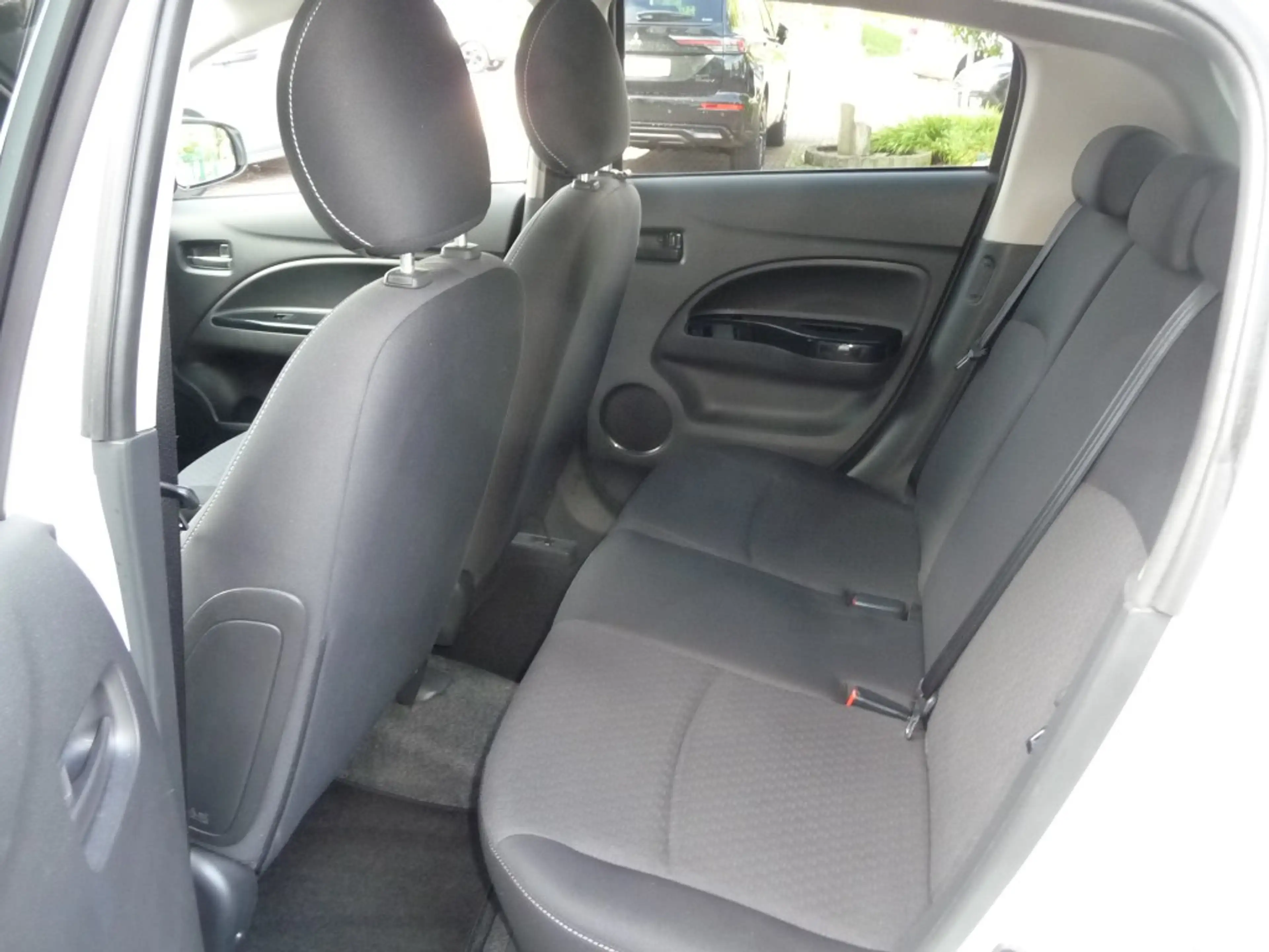 Mitsubishi Space Star Diamant + 1.2 Automatik — photo 9
