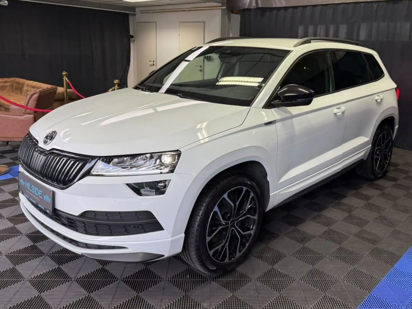 Skoda Karoq Sportline 4x4,AHK,AMBIENTE,DSG,ASSISTENTEN Weiß - 2