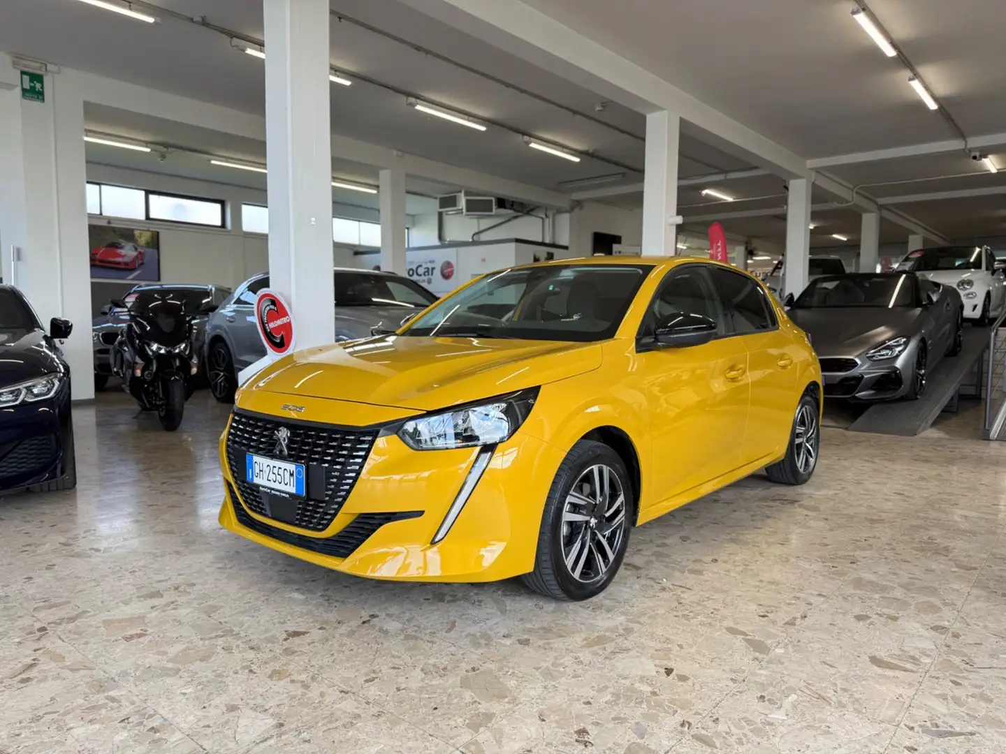 Peugeot 208 BlueHDi 100 Stop&Start 5 porte GT Pack Giallo - 1