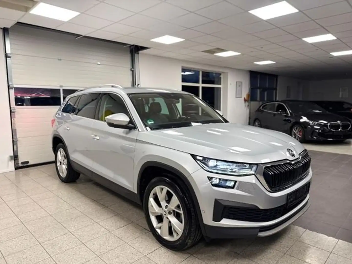 Skoda Kodiaq Skoda Kodiaq Style 4x4/DSG/360°Kamera/AHK/Mas. Grau - 2