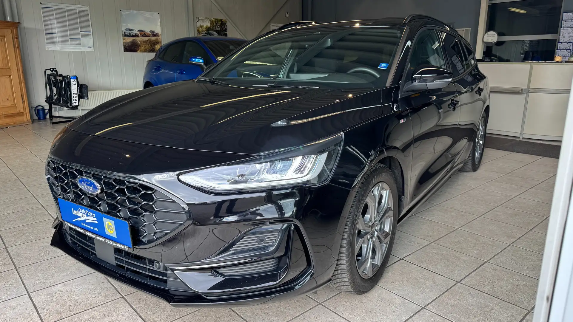 Ford Focus ST-Line Schwarz - 1