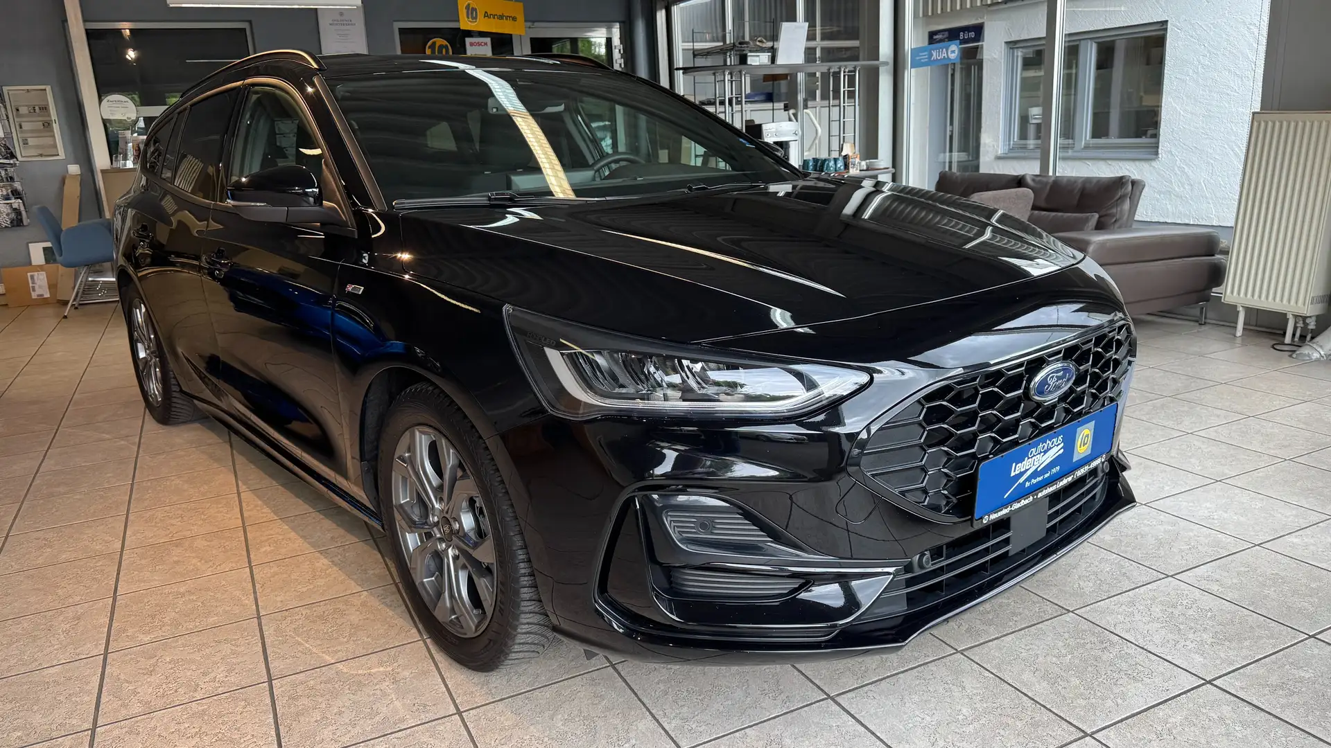 Ford Focus ST-Line Schwarz - 2
