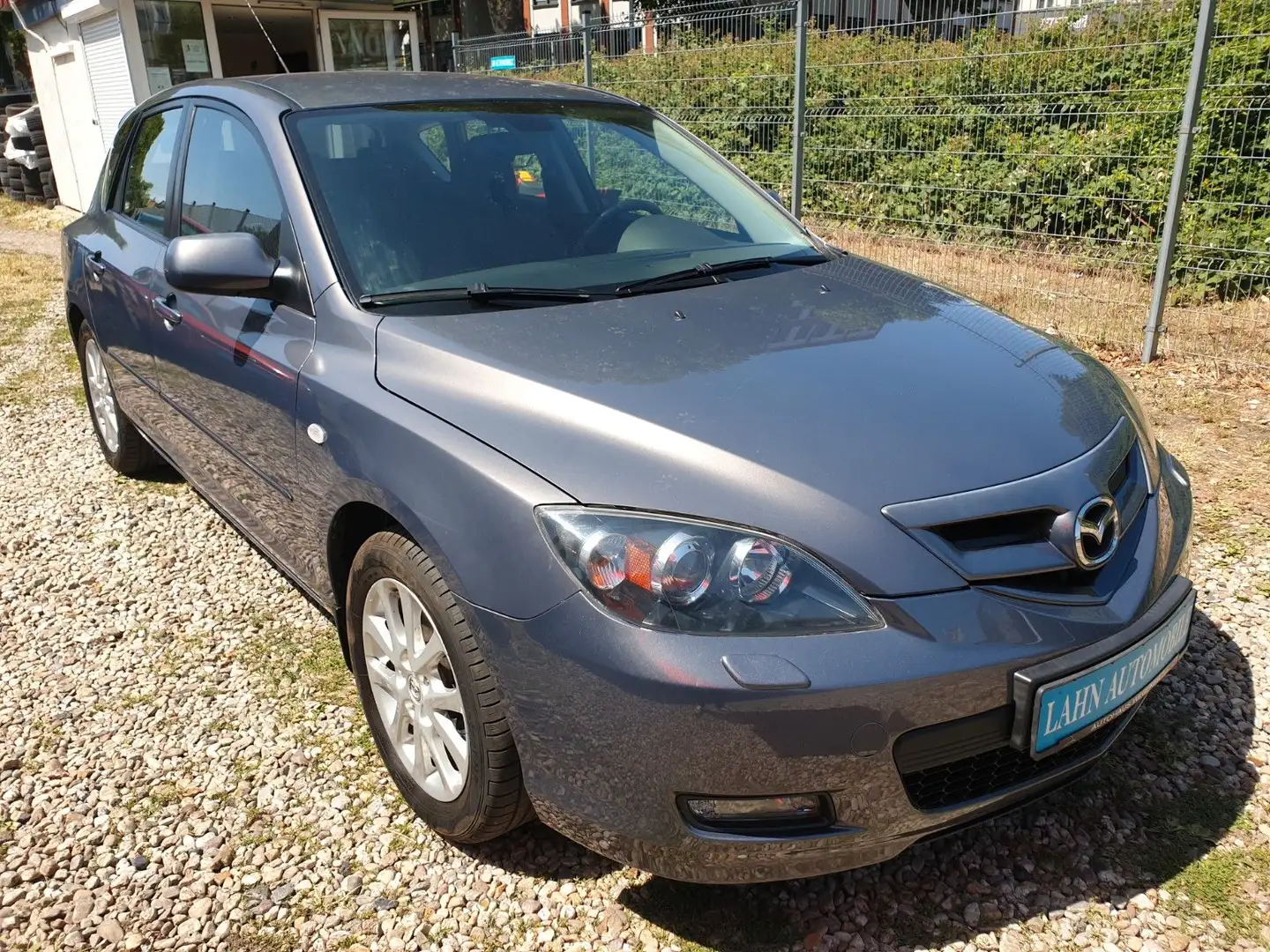 Mazda 3 Lim. 1.6 Sport Active*2-Hand*TÜV-Neu* Grau - 1
