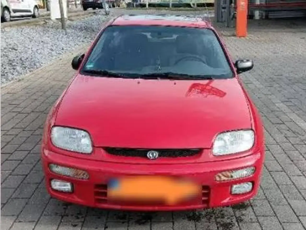 Mazda 323 C 1.5 Comfort, foto 1