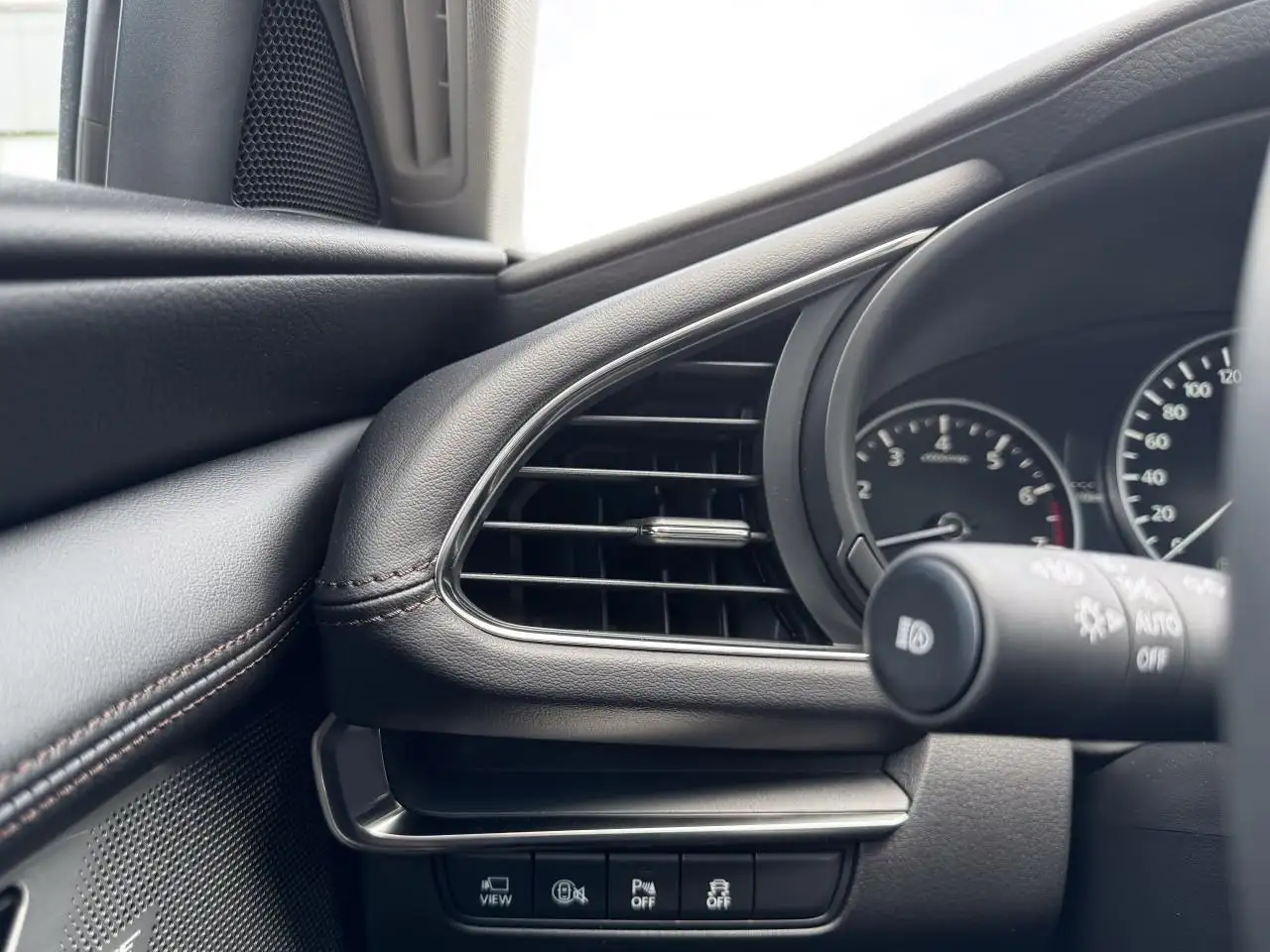 Mazda 3 снимка Mazda 3