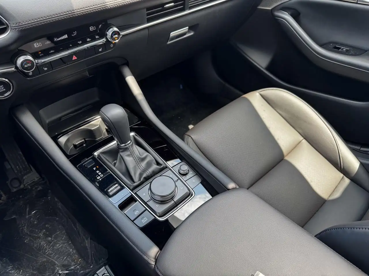 Mazda 3 снимка Mazda 3