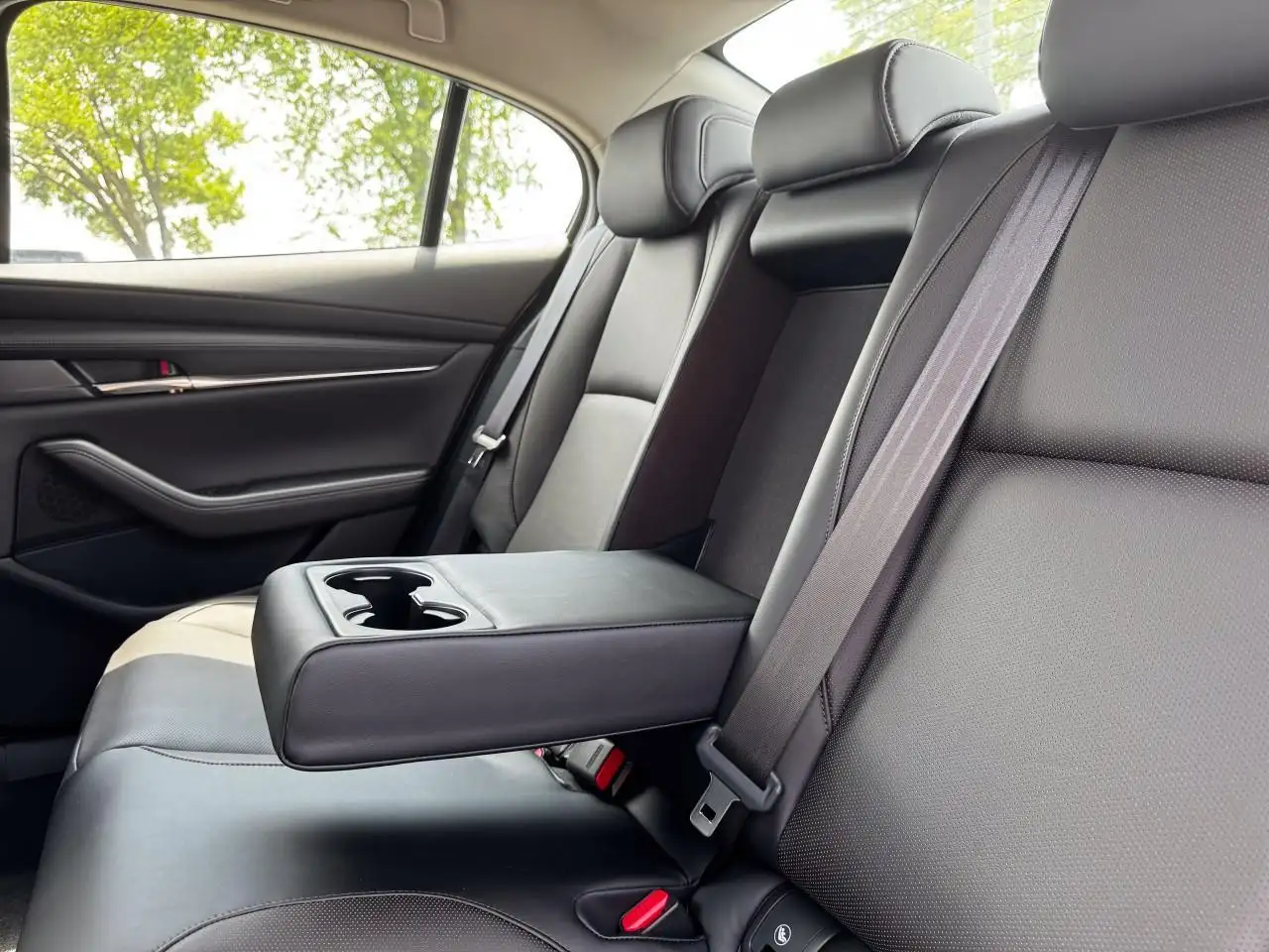 Mazda 3 снимка Mazda 3